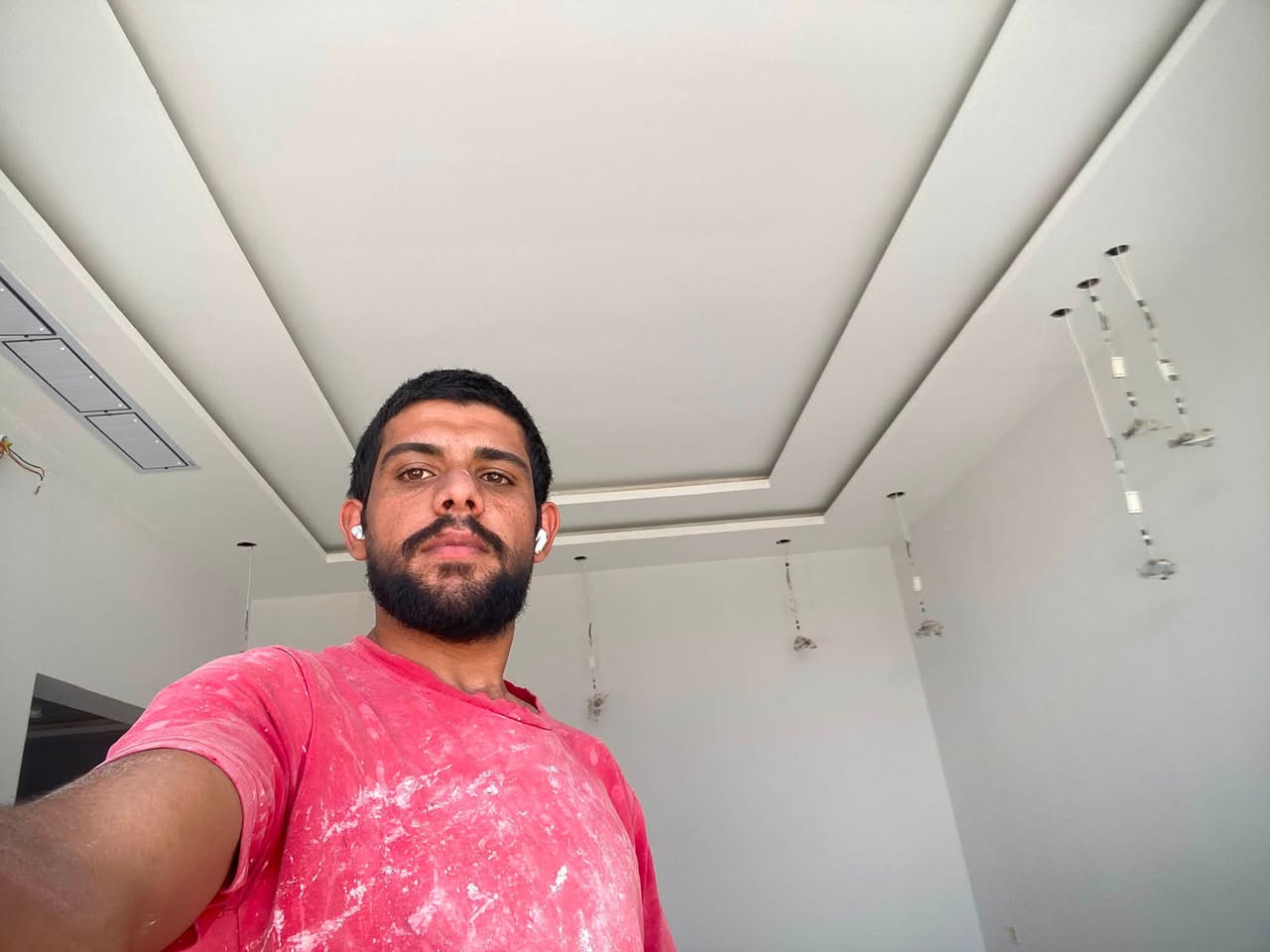 صباغ داخلي ومعالج رطوبه معجون سنفره
متفرق للعمل ***********

