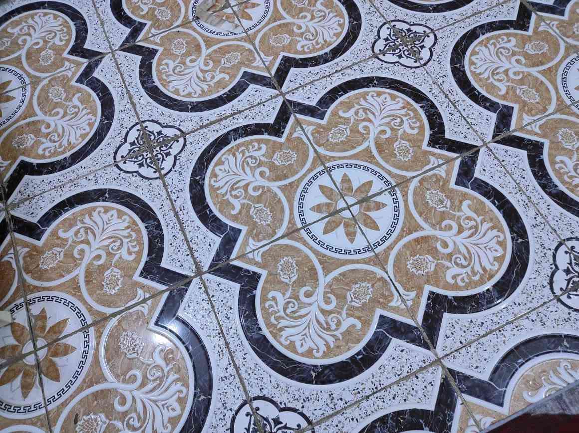 بيت بلعويجه مساحته 400متر على طريق سجن الحوت ب40قفل منطقة كافة الخدمات  للتواصل واتساب ***********
