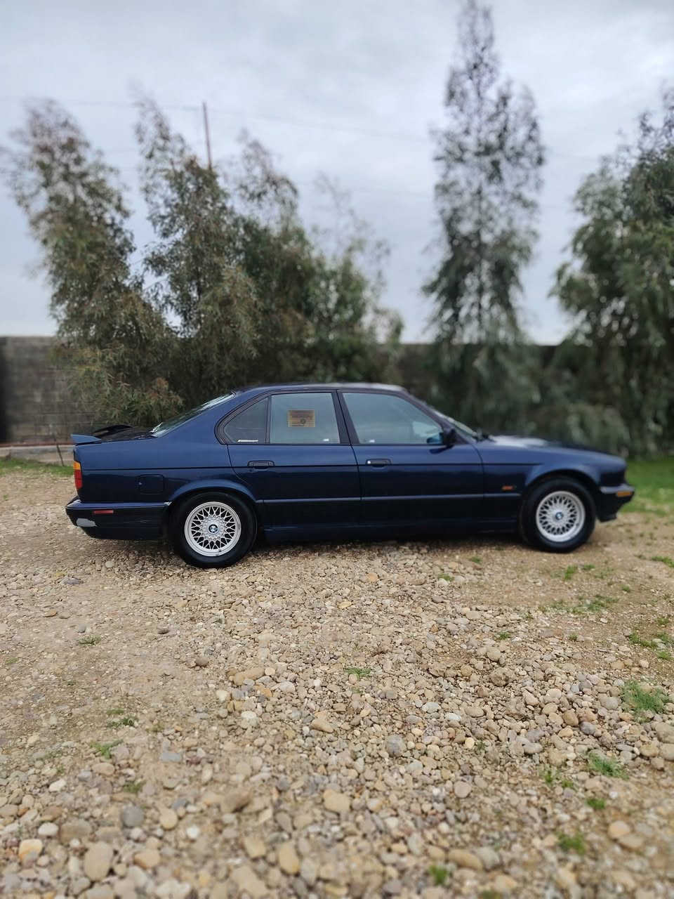 السلام عليكم للبيع BMW 525 موديل 93 رقم اربيل بسمي سنويه لحد 30 تصقط سياره جاهزه من كيرتماتيك ومحرك مسكر فانوس مكفوله من الحادث مصبوغه جماليه وبيها جراد بالسقف ضفيره ابلادي بدون جطلات صدر امامي خلفي جاهز باتري جديد داخل جلد ومخمل دبل ايرباك دبل كمبوتر صاج ملكي تدفيه تبريد شغال جمات امامي كهرب الوره عادي باتري جديد تايرات نص عمر تخم ويل خليه اصلي  سياره نقها لايتات وبيها كسر بالدعاميه الخلفيه غير شي مابيها سياره طالب عليها 73 وبيها مجال للطيبين كلش قليل مكان السياره موصل الايسر للستفسار اكثر 7511617686 كورك *********** اسيا واتساب
