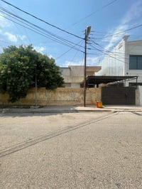 حي المعلمين كركوك • ١٧٠م واجهة ٨م • دار قديم تفليش مناصفة