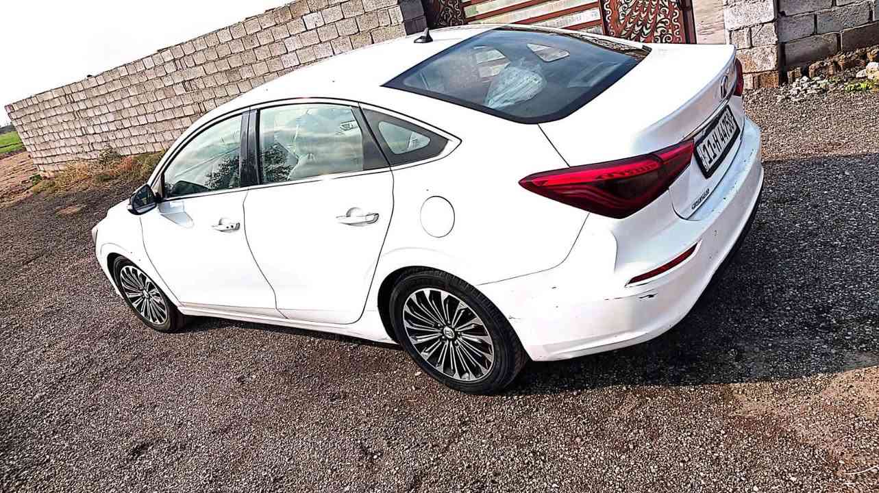 السلام عليكم
للبيع شانجان السفن موديل ٢٠٢٠ محرك 1500cc 
ماشية ٧٥ الف كيلو رقم بغداد الدولي الجديد بأسمي تحويل ثاني يوم ضررها طخة بالباب عكس السائق وشوية من حافة البنيد تعديل بارد فقط للاستفسار اكثر الاتصال على الرقم *********** وشكراً
