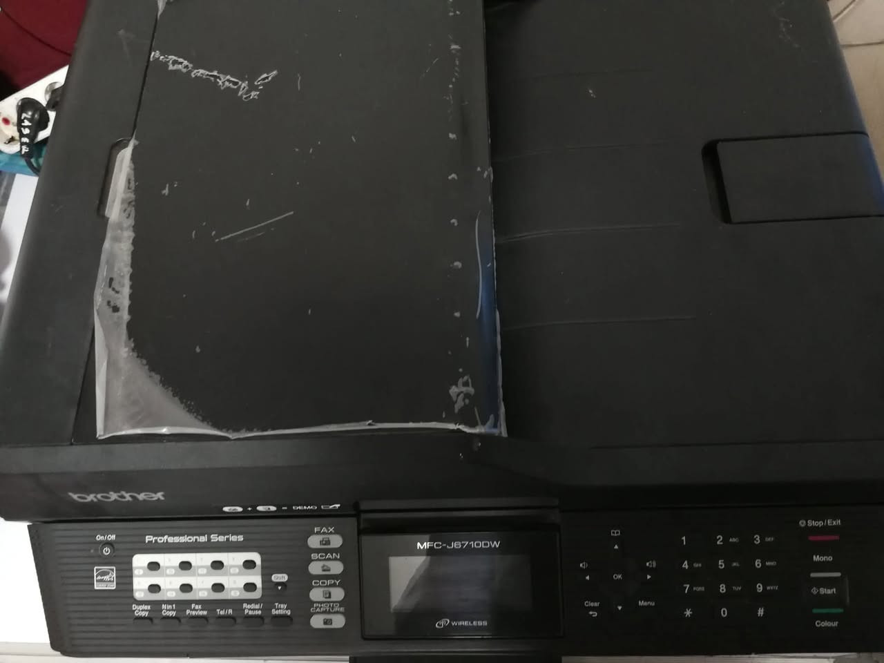 سلام عليكم طابعه برذر J6710DW
A3 A4

واي فاي طباعه من الموبايل والحاسبه

 فيدر للملازم - 

 كاترجات حقن خارجي بدون شرائح

فيدو متوفر للتفاصيل

سعر الطابعه 250

توصيل موجود

***********
