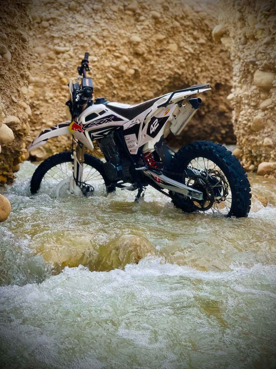 سلام عليكم دراجه قفاز crx300 للبيع مكينه سبانه ما ممدوده عليه دراجه كامله منقاصه ايشي مكينه 300 سعر خاص او اتصل ع رقم ***********
