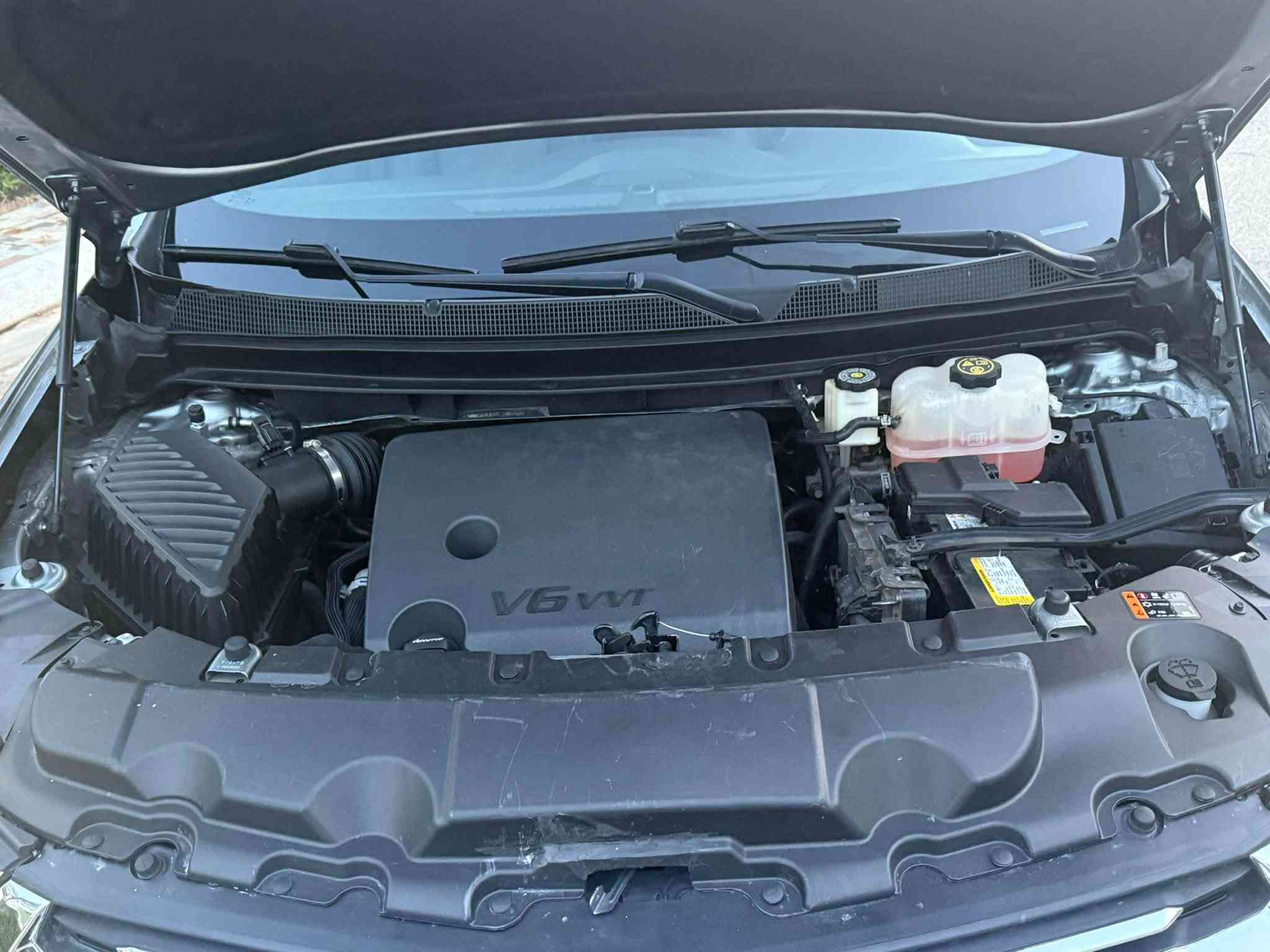 للبيع ترافرس
2023 LT
بصمه اربع أبواب
جنطة كهرباء 
تبريد 3 قطع 
شاشة قاصة  حجم كبير 
7 راكب سياحي 
نظام مانع تصادم 
نظام تحديد المسار 
سايد بريك كهرباء 
كشنات جلد اسود 
داخل اسود 
كشنات الصدر كهرباء 
تدفئة كشنات الصدر 
تدفئة ستيرن 
6 سلندر 3600ماشي 30الف
ضرر السياره  موضح بالصور 
السيارة كاملة من 
كل النواحي بدون اعطال 
مكان السيارة بغداد
السعر253💵وبيها مجال بسيط  رقم ***********
