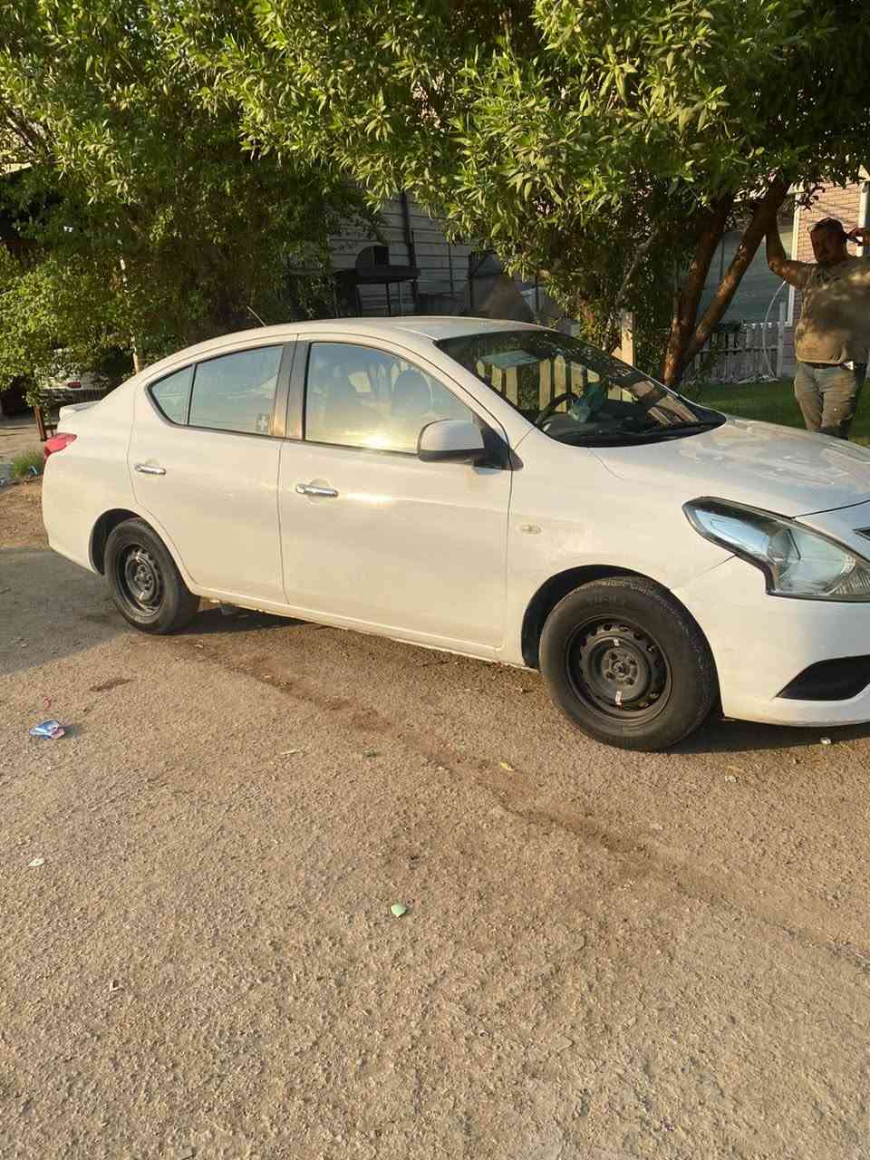 السلام عليكم نيسان سني هندي بليتة زركة بيها صبغ ربع باب السايق وربع باب خلفي السايق وبيها بارد السياره رقمها أربيل السعر ٩٠وبيها 
مجال بسيط حق الجيتك ***********
