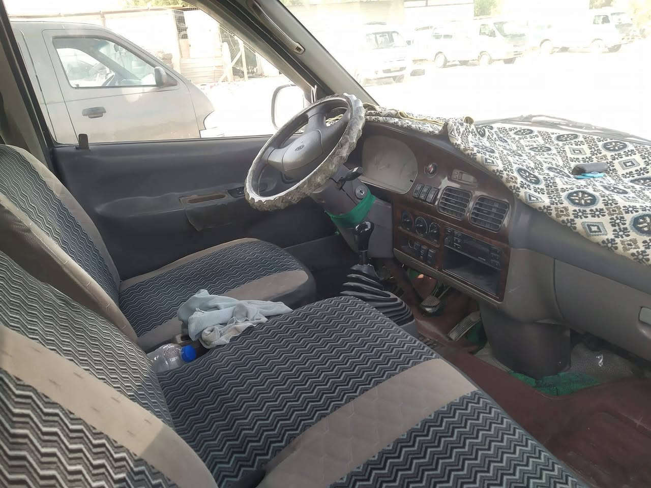 بريجو شبوط موديل 2000
رقم دولي 14 راكب 
كير ومكينه واكسن وتخم تاير وحدادية مكفولة السيارة 
السعر 90 
غير متواجد على الفيس 
***********
