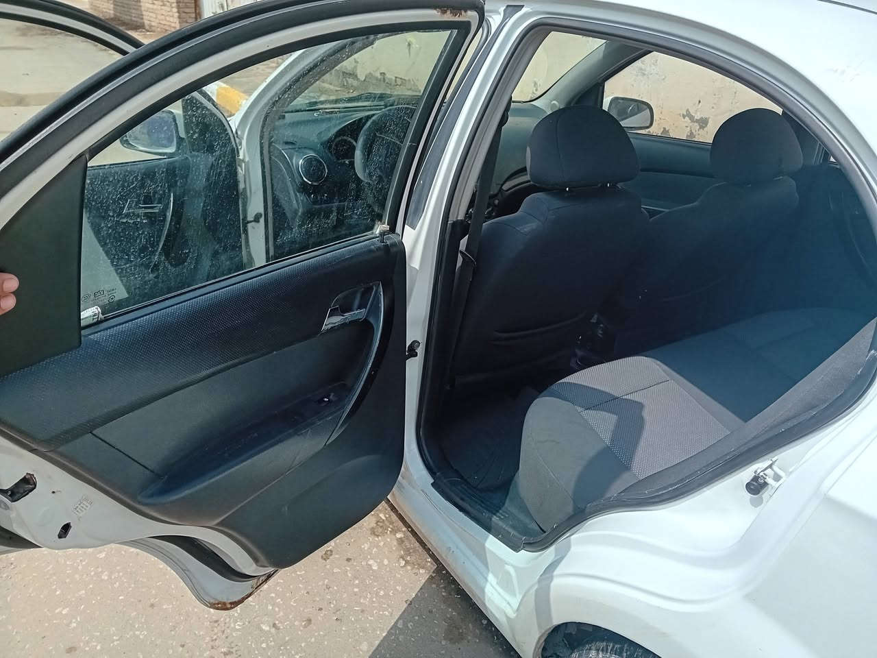 السلام عليكم للبيع او مراوس حسب القناعه دايو افيو جنترا 
موديل 2009مكينه 1600خير من الله كير خير من الله بيهه  تبديل الجهه اليمنى (رقم كربلاء الماني السنويه ل28) السعر 50العنوان بابل المسيب للاستفسار خاص او واتساب ***********
