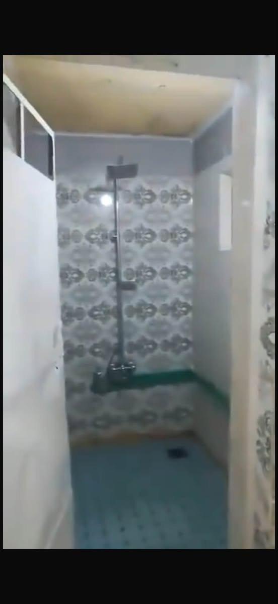 يالله بيت للبيع منطقه حي الجهاد المساحه80متر واجه4نزال20طابق واحد يحتوي على غرفه نوم وصاله ومطبخ وحمام وكراج يباع بسعر مناسب125مليون ارخص الاسعار يمنه للاستفسار اكثر الاتصال على☎️***********
