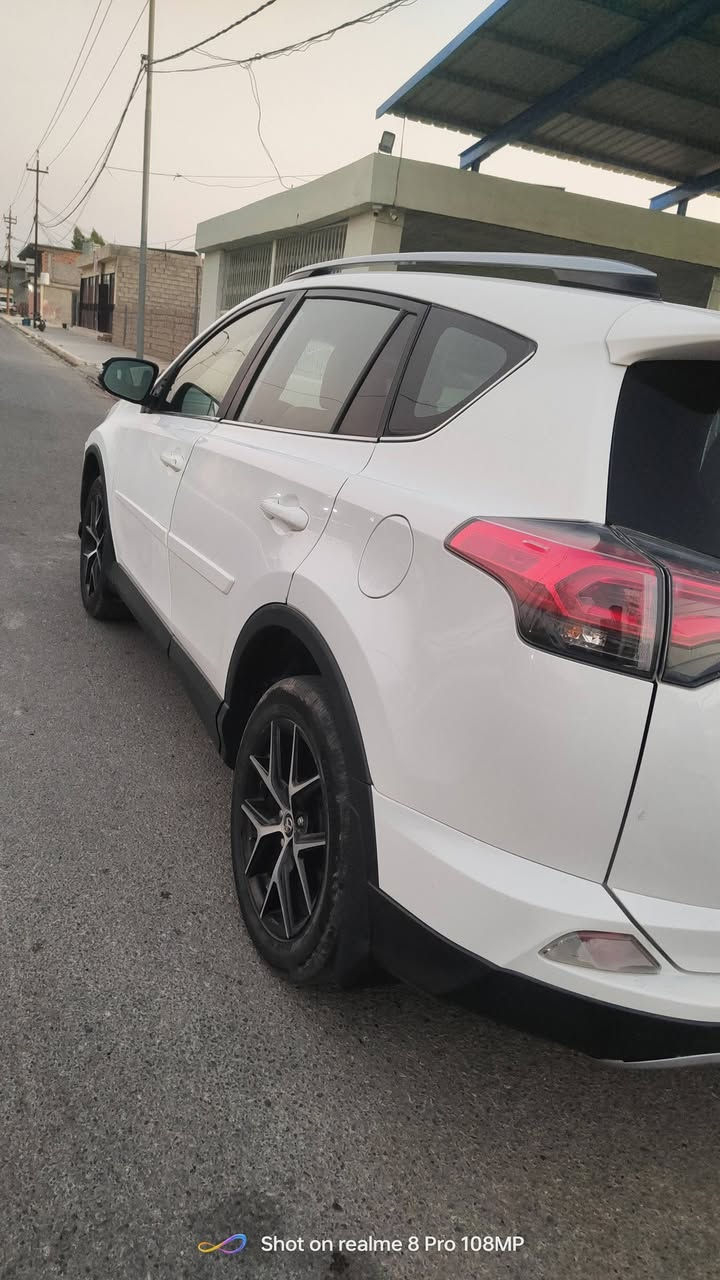 للبيع تويوتا راف فور 2018 - RAV4*
سيارة بيضاء، نظافة فول، شكلها مثل ما واضح بالصورة 👇
الظرر مرفق معه الصور 
*المواصفات:*
- موديل 2018
- لون أبيض 
- فتحة سقف 
محرك +كير شرط 
- كشافات + ليد نهاري
- كاميرا خلفية + حساسات
اكشانه كهربائي
- سيارة جاهزة من كلشي، لا نقص ولا عطل
رقم اربيل
سنويه بسمي الل2030
دفتر بانزين 
السيارة موجودة في كركوك الحويجة ناحية العباسي  قرية العيلات

السعر:١٧٣
للاستفسار  اتصال
***********
