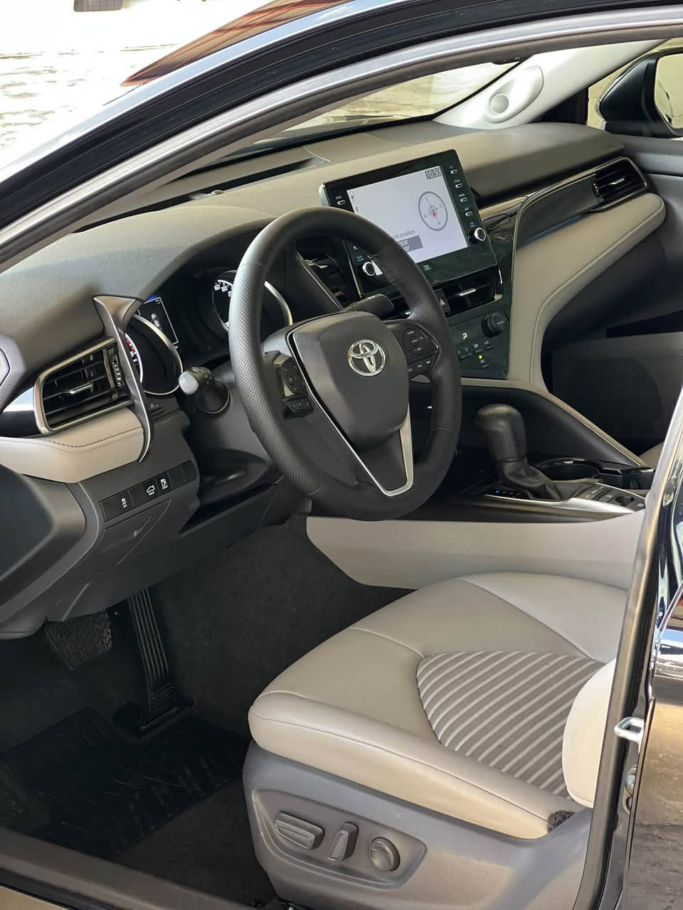 Camry se  2023
40.000 km
شركه جيهان
دەعامی بۆ دەعامی بەشەرت
فول فول مواصفات
***********
