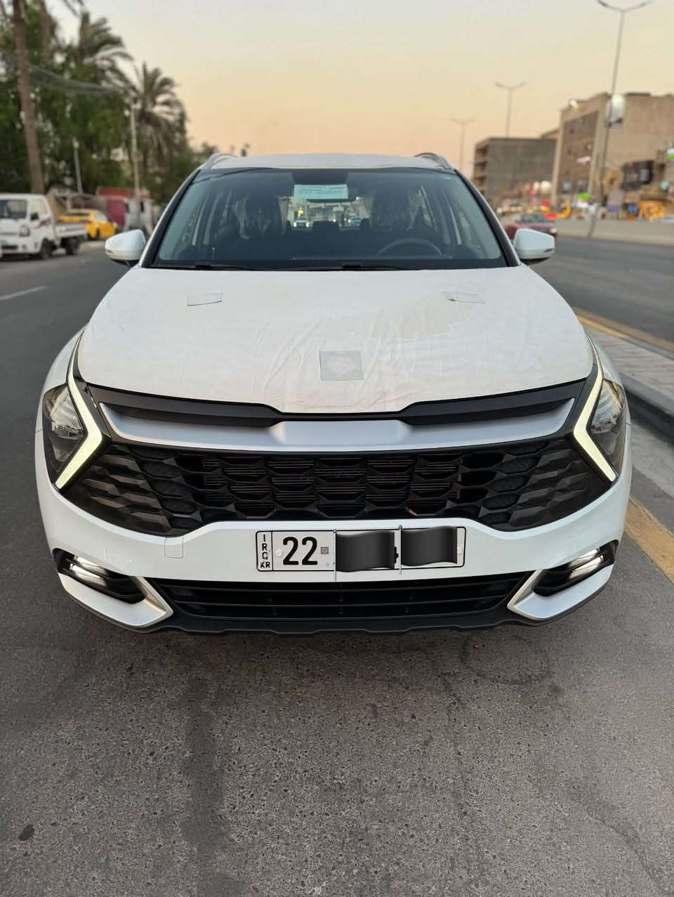 السلام عليكم
كيا سبورتج 2025 زيرو خليجي
الرقم اربيل إنكليزي تحويل مباشر
السنوية: هزة جديدة +الفحص
العداد:2000 الفين فقط 
السيارة نظيفة جداً بحالة الوكالة

بصمة تشغيل + أبواب + صندوق
نظام ترحيب عند الاقتراب
LED أمامي + خلفي + زنون
شفتات ستيرن
حساسات أمامية + خلفية
شاشات ديجيتال + كاربلاي
تشغيل عن بعد
مخرج شاحن Type-C + USB + شحن لاسلكي
أنظمة قيادة: Eco + Sport + Normal + Smart
مرايا شفط بلاك + إشارات بالمرايا
تبريد قطعتين أمامي + خلفي
تحكم ستيرن فول جهتين
شاشة أعطال
هاند بريك بصمة
ويل كروم قياس 19
مانع انزلاق
مانع نزول المنحدرات
مثبت سرعة
أوتو هولد
كاميرا خلفية
إشارة ترحيب
عدد البصمات 2
عدة غير مستعملة + حقيبة طبية + مطفأة + مثلث + كتالوكات + سبير

مكاني: بغداد
***********
