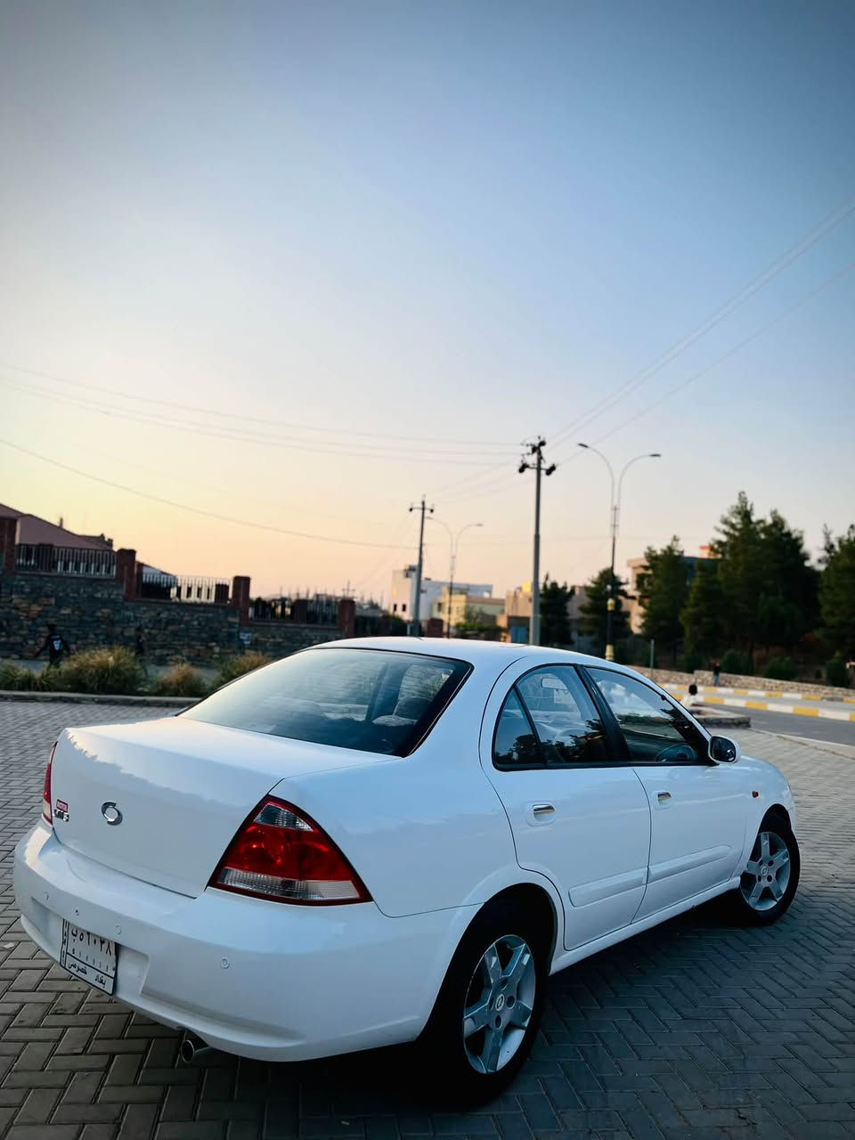 سەنی سامسۆنگ براوە 
مۆدێل ٢٠٠٩
ئاوێنە شەفتو کارەبای چوار جام کارەبا
کامل ئەشیای سنوقی لەگەلە 
برێک و سارد و گەرمی مەزبەتە
ABS بەستراوە
ئێرباگی سیستمە کراوە
بەرگی کوشن گاعی و بەر قاچ و بەرگی سوکانی تێگیراوە
کامل مەسروف کراوە تەقە و رەقەی نیە مەسروفی نیە
گێر و مەکینە و دەعم و لێدران بە شەرت
هەیکەلی زۆر زۆر جوان چال و شوختی نیە
سەقفی پەمپ کراوە لەسەر شوخت

 نرخی٤٨  گەلا مەجالێکی کەم
موشتەریت تەلەفون کە جوابی نامە نادەمەوە.

***********
