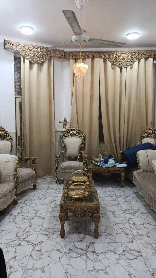 بيت ١٠٠ متر طابو زراعي
سند ٢٥ 

واجهه ٧ ونص نزال ١٣ ونص ( طابقين)

يحتوي الدار على غرفتين وصاله وكليدور ومطبخ 

و٢ صحيات داخليه وخارجيه 

الموقع/ نادر قراغول شارع الكبان فرع الصيدليه ***********

السعر 95 وقابل للتفاوض
