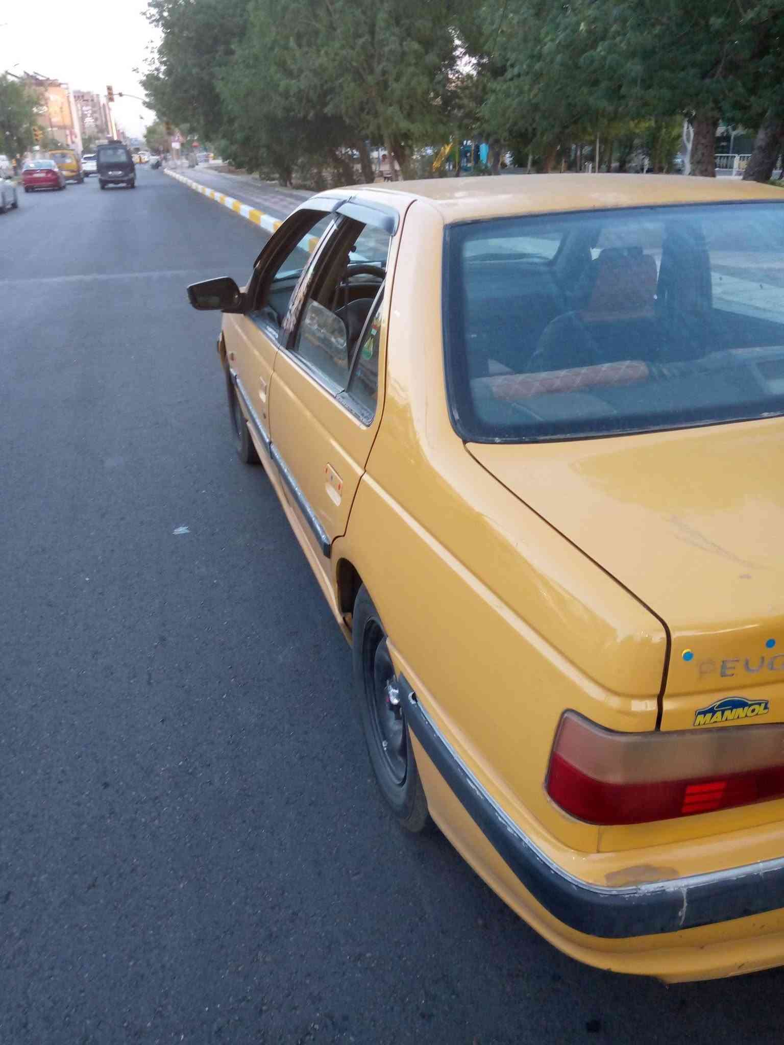 للبيع سيارة بيجو موديل 2015 سنوية 2027 مكفولة السعر /48 ورقة الاتصال على الهاتف ***********
