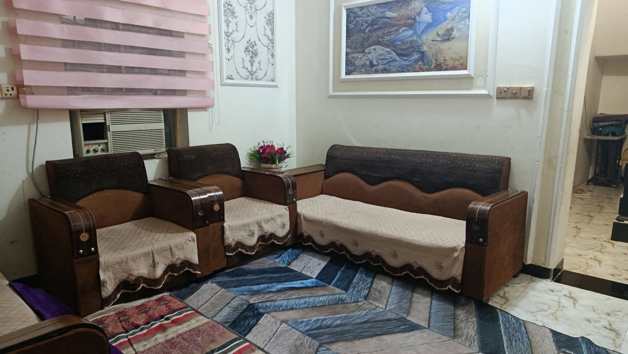 بسبب الوعود الكاذبة اعاده نشر 
دار للبيع طابو صرف المساحه بلسند 114 واقع حال 150 بناء طابوك عكاده يحتوي على غرفتين نوم وصاله ومطبخ واستقبال موقعه الاسكندريه مقابل دور التدريب المهني السعر 75 وبي مجال للاستفسار الاتصال على الرقم ***********
***********
