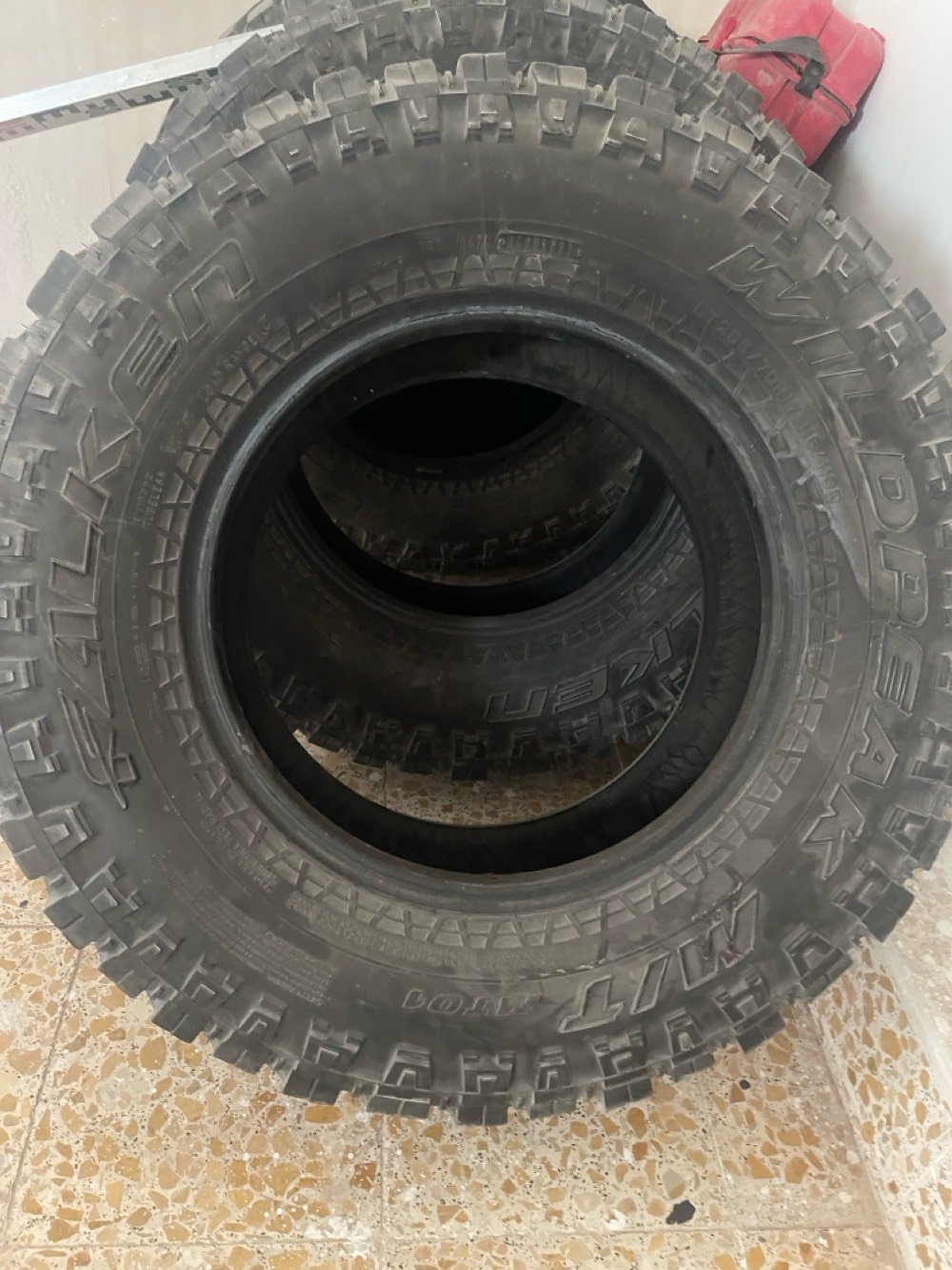 تخم تاير جديد شركه فالكون  
قاسً LT285/70R17 116/113Q