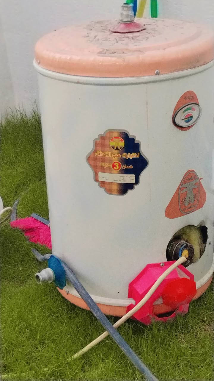 سخان نظيف يشتغل سعره ٣٥ وتنور كهربائي سعره ٢٥ تواصل واتساب ***********
