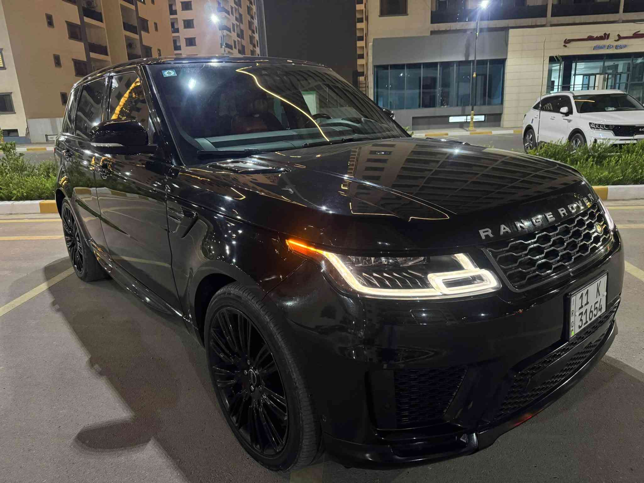 رنج روفر سبورت • V8 سوبرتشارج • ٣٥٠٠٠ ميل