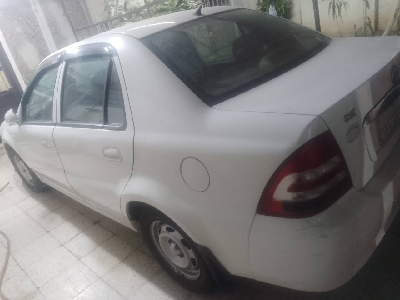 سيكي للبيع موديل 200013رقم نينوى  الماني ابيض بيه قسم شرعي ماكينه كير نضيف بيه تبديل باب واحد اصلي سعر 40بيه مجل ***********بي وتساب
