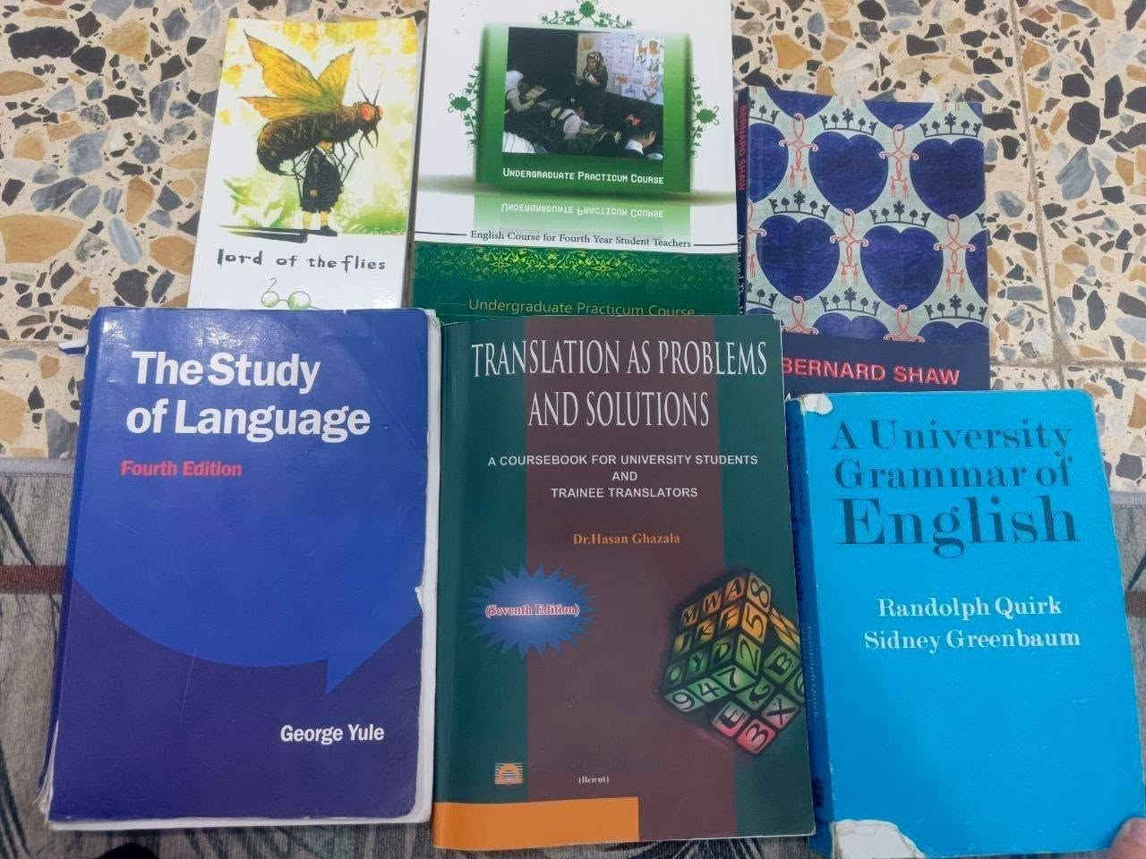 سلام عليكم
📚 كتب المرحلة الرابعة، كاملة وجديدة ونظيفة — للبيع كمجموعة:

1. النحو الإنجليزي
2. علم اللّغة
3. الترجمة
4. المسرحية: الرجل والسلاح
5. الشعر الإنجليزي — ملزمة
6. الرواية: سيّد الذباب
7. علم الكلام — ملزمة
8. المشاهدة والتطبيق

 إضافةً للملخصات والأسئلة 

🏷️ السِّعر: 40 ألف دينار — للمجموعة كاملة، للتواصل:

*********** فقط مراسله واتساب الخط مقفول 

العنوان الكوت 📍

