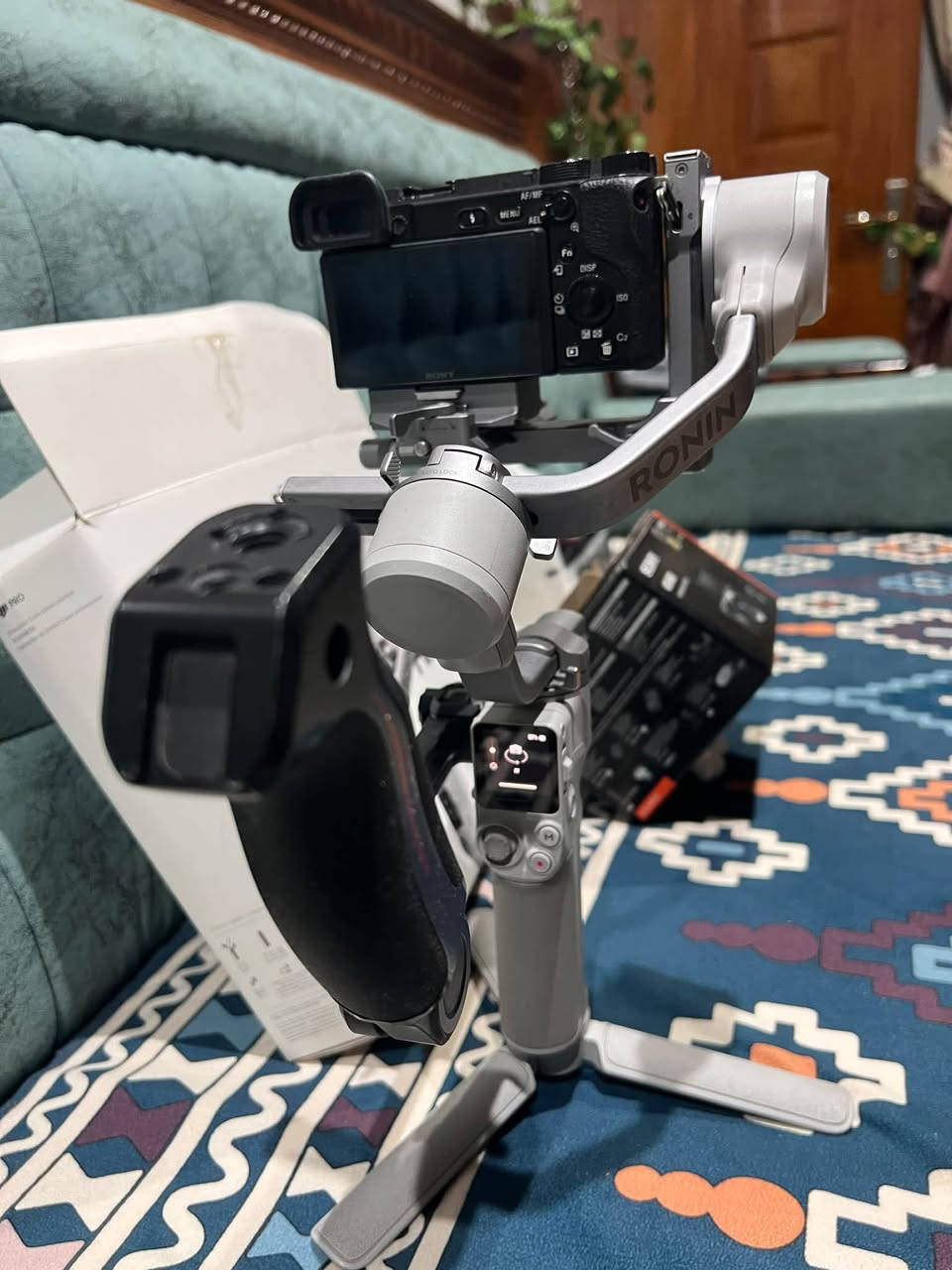 سوني A6400 • جيمبل DJI Ronin-SC • طقم تصوير