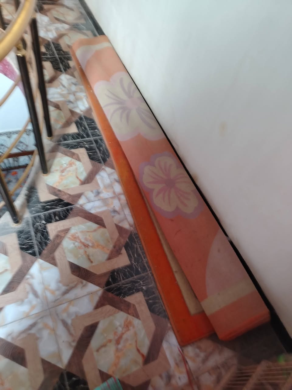 السلام عليكم زوليه ثنين ونص في 3 زائد حصيره 3 في 4 ثنينهن 35 هاتف ***********
