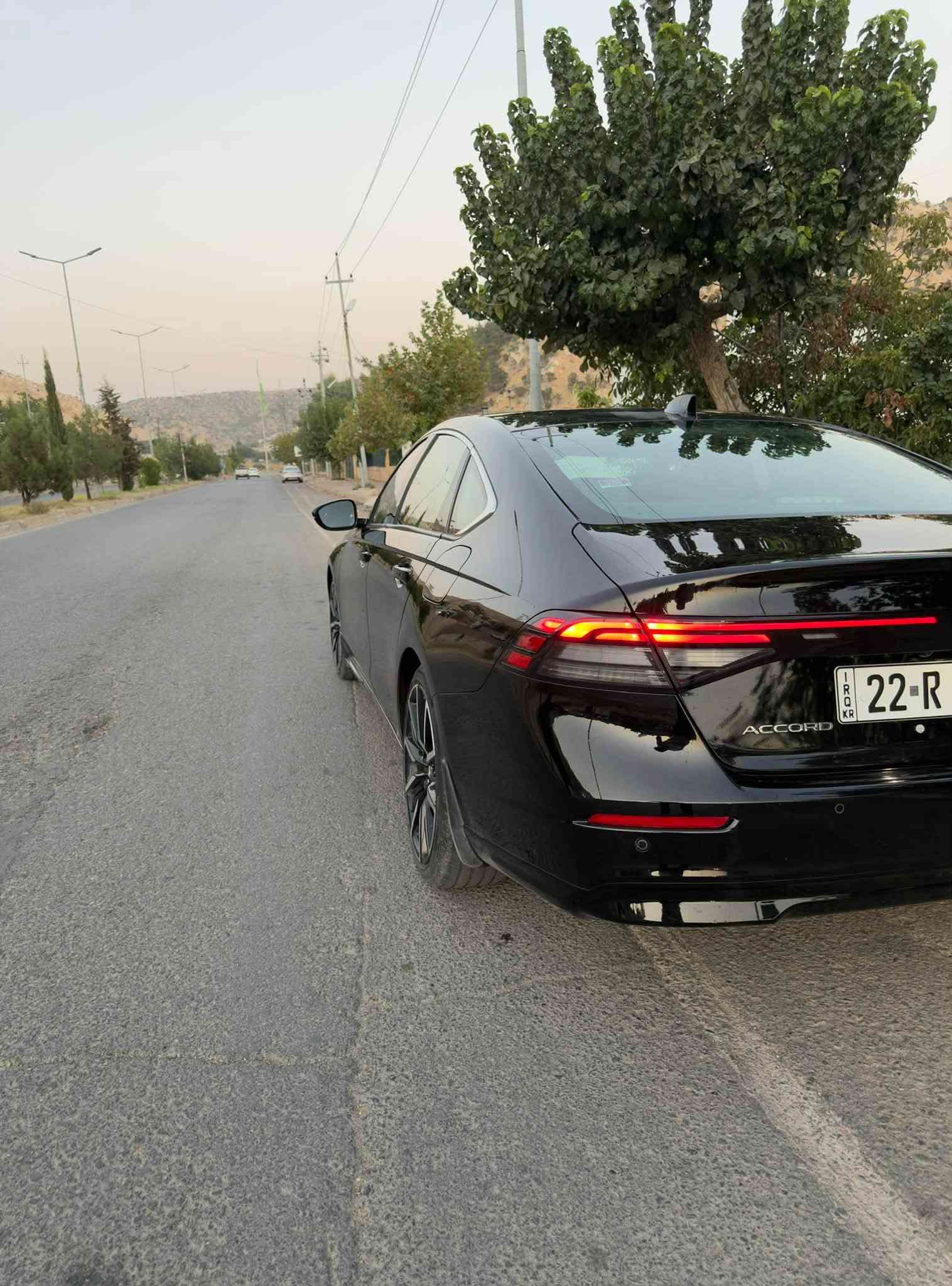 للبيع – هوندا اکورد هایبرید اعلی فئە تورنك ٢٠٢٤ 🔥🔥
                               Honda Accord Hybrid Touring 2024
ماشیە 44 الف مایل 
لون اسود 🔥🔥🔥🔥
مرقمە کامل جاهز 

• محرك هايبرد 2.0 لتر اقتصادي جداً بالوقود

📄 تفاصيل السيارة:
• ارباكـات راجعة سيستم 
• السيارة بها الجاملخ الأمامي الأيمن صبغ فقط بدون دواخل
رقم شاصی 1HGCY2F88RA055545
📞 للمزيد من المعلومات:
***********
واتساب موجود
