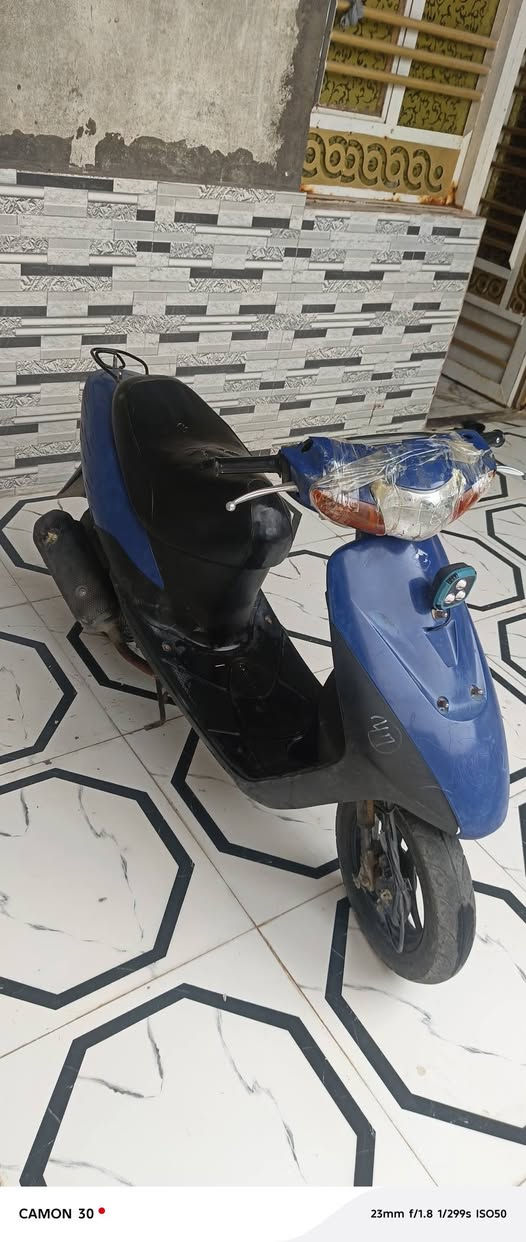 ذبانه ساسوكي رياضي للبيع السعر 350 
 وبيها مجال ذبانه نضيفه  الي الريدها
لتواصل هاذه الرقم ***********

نص مكتوب في الصور:
- CAMON 30  23mm f/1.8 1/493s ISO52
- CAMON 30 23mm f/1.8 1/299s ISO50
- CAMON 30 • 23mm f/1.8 1/299s ISO50
- CAMON 30 • 23mm f/1.8 1/321s ISO50
- CAMON 30 • 23mm f/1.8 1/394s ISO50
- CAMON 30  23mm f/1.8 1/394s ISO50