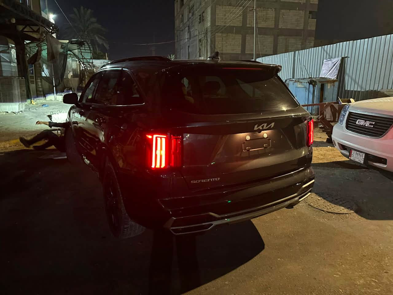 السلام عليكم 
كيا سورنتو وارد امريكي بيه طخه خفيفه بالجاملغ الأمامي وراجع علئ البارد وبدون قطرة صبغ 
موديل 2023

والباقي كفاله عامه علئ وضع الشركه وين ميعجبك افحص
مواصفات SX   معروفه فول مواصفات بانروما
 مكينه 2.5 تيربو   كير ٨ سرعات دبل كلج طيران
داخل جلد أبيض ملكي 
قياده ذاتيه 
تحديد مسار 
رادار امامي 
حساس جانبي
اشاره بالمرايا
مرئات جانبيه شفط
اوتو بارك 
اوتو ستوب 
تشغيل عن بعد 
ترحيب عند الاقتراب 
خمس انظمه قياده
كشنات أماميه كهرباء  + تدفئه
شاشه عداد دجتل 
كامره خلفيه
٧ راكب سياحي VIB
صندوك كهرباء 
بصمتين تشغيل 
وبعد بيه هواي مواصفات
ملاحظه السياره ماشيه 28 الف  أخت الزيرو
سياره جديده رقم كربلاء بأسمي تحويل ثاني يوم ومكاني كربلاء  *********** الشراي يتصل
سعره 248وبيه مجال
