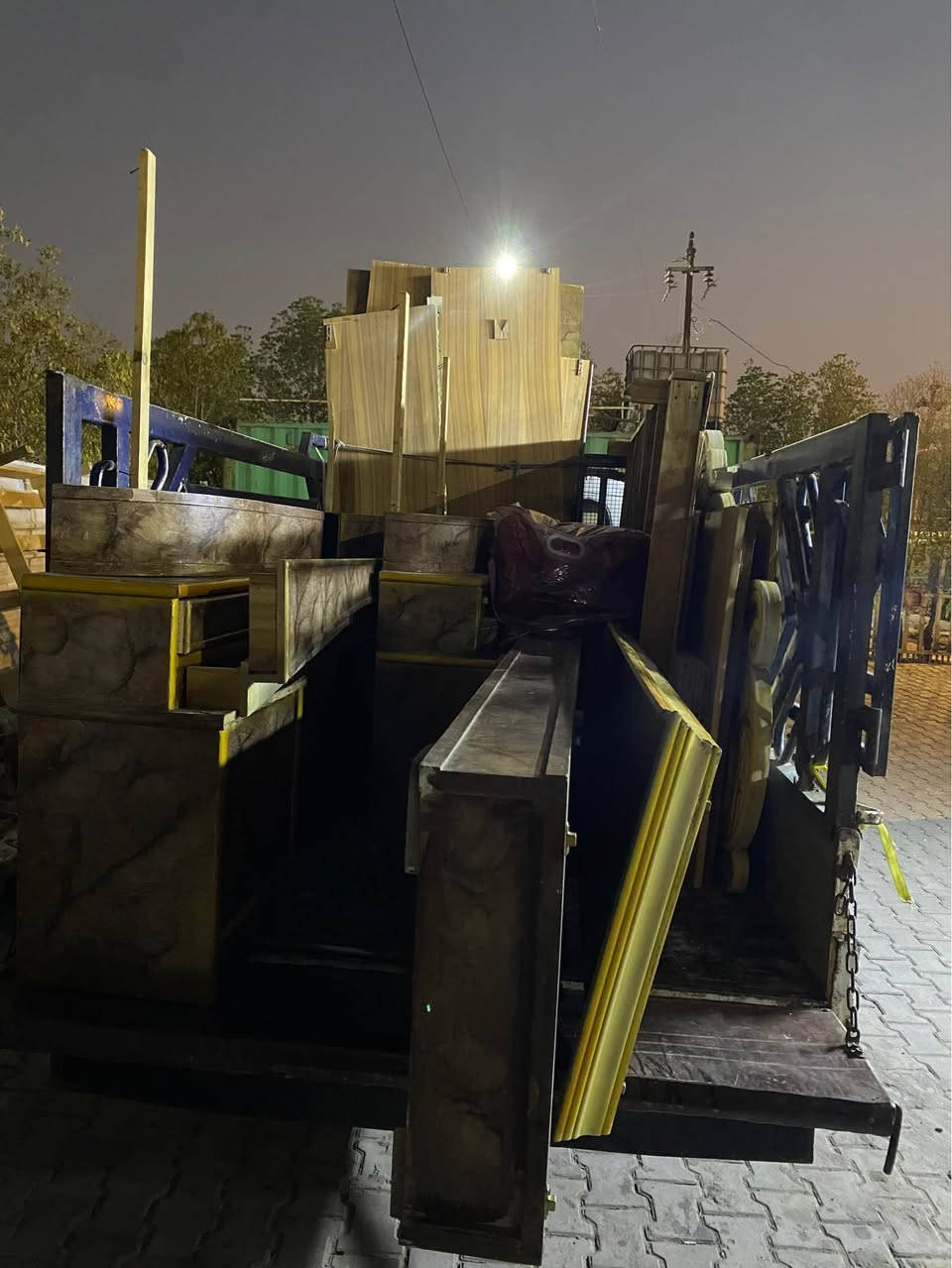 غرفه نوم جديده كلش نضيفه 
سعرها500 

البصره نواب ظباط *********** البصرة, العراق
