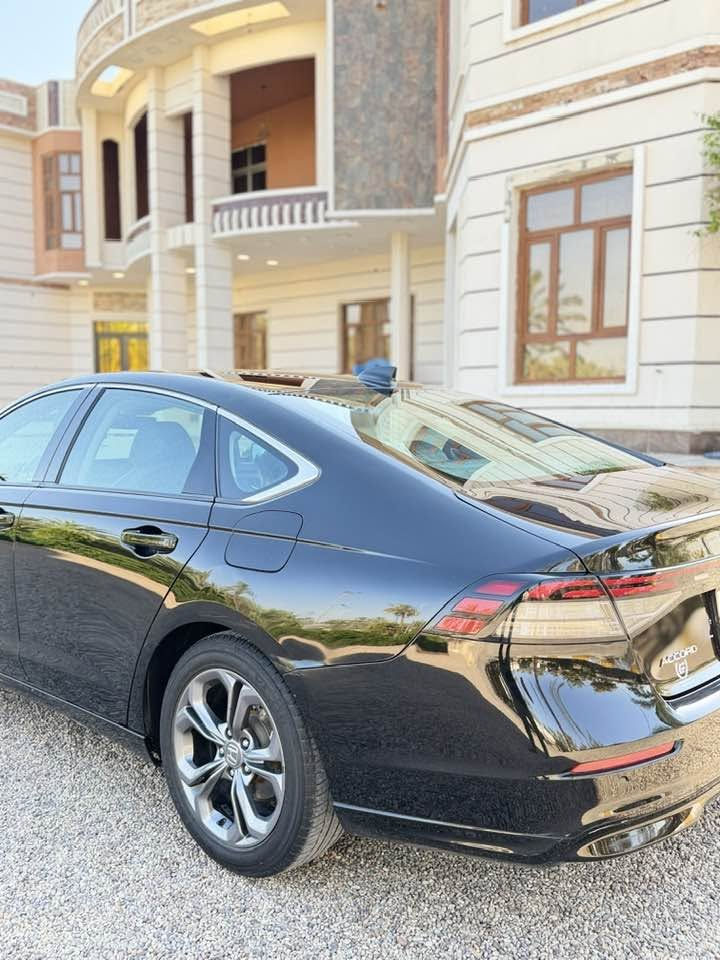السلام عليكم 
للبيع هوندا اكورد 2024هايبرد 
مواصفات :ExLماشيه 93721م 
السعر 20500 $
سنويه بأسمي تحويل مباشر 
📍الانبار الفلوجه 
رقم الموبايل ***********
