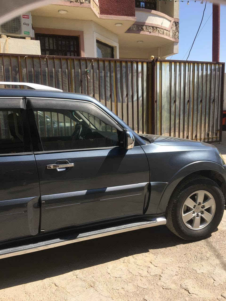باجيرو ٢٠٠٨ محرك ٣٠٠٠ مقفوله من الصبغ فول مواصفات عدا الدمام بيها منظومه غاز  داخل اسود ملكي كشن كهرباء تدفئه بالكشنات مري شفط سلايد تحكمات ستيرن زراك لايت لونها مميز ورقمها حلو سياره جاهزه عليها ادامه كامله كير ومكينه ترايك من الشمال للجنوب سعرها قفل قفل بدون عمله ١١٠ ورقه دفتر وعشر ورقات والسوك كلشي بيمكانها بغداد الغزاليه ميعجبك المنشور والسياره صلي على النبي واعبر المنشور تحياتي للجميع ***********
