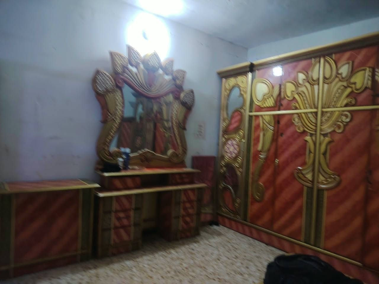 @الكل 
السلام عليكم
غرفه اخشاب صاج تكمه 
العنوان بغداد بوب الشام شارع بيت وزيره مقابل انتصار ام صيدليه 
للتواصل ***********
