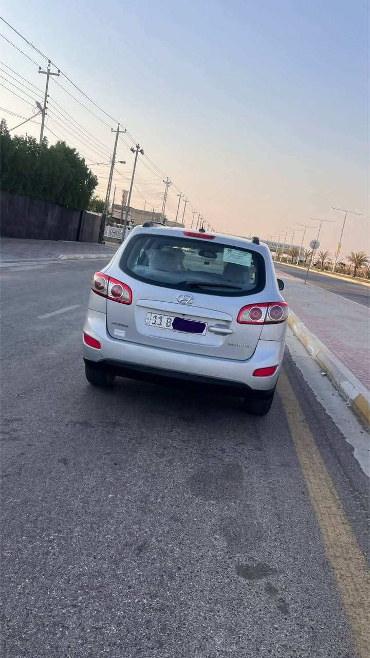 للبيع سنتافيا موديل 2010 وارد امريكي
1️⃣ الضرر:- صبغ جاملغ امامي الأيمين 

 ويوجد بارد في الباب الأيمين الأمامي ايضًا، وباقي السيارة مكفولة وليبل واحد.

2️⃣ المحرك 2400 دوش

المحرك والگير بحالة جيدة لا تنقيص ولا تبخير

السيارة جاهزة من كل شيء.

3️⃣ تحكمات ستيرن 

4️⃣ 5 راكب 

5️⃣ الرقم بغداد هزة وسنوية جديدة والسيارة بأسمي تحويل مباشر

✳️ السعر 110 $ وبيه مجال

المكان:- الانبار - الفلوجة  

الاستفسار على الرقم

***********
