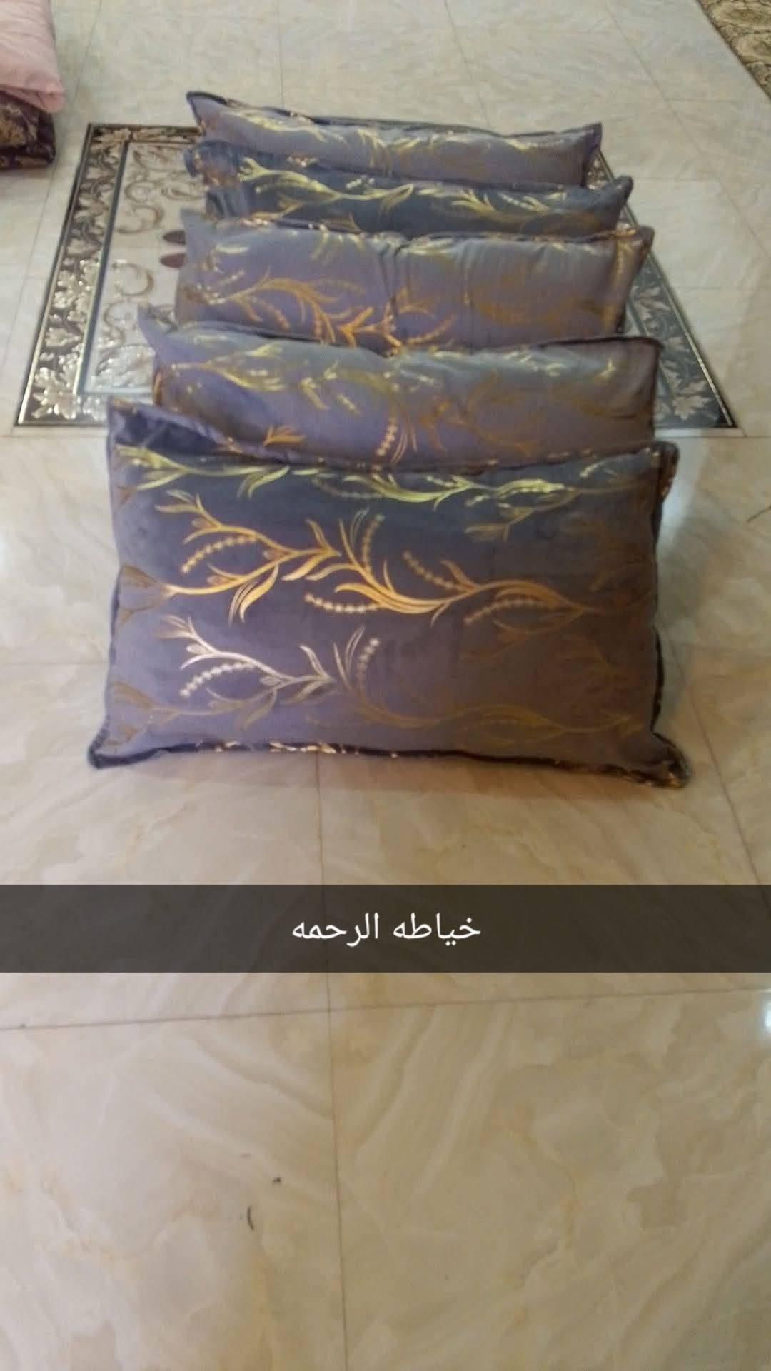 خياطه الرحمه *********** التواصل على الرقم

نص مكتوب في الصور:
- خياطه الرحمه