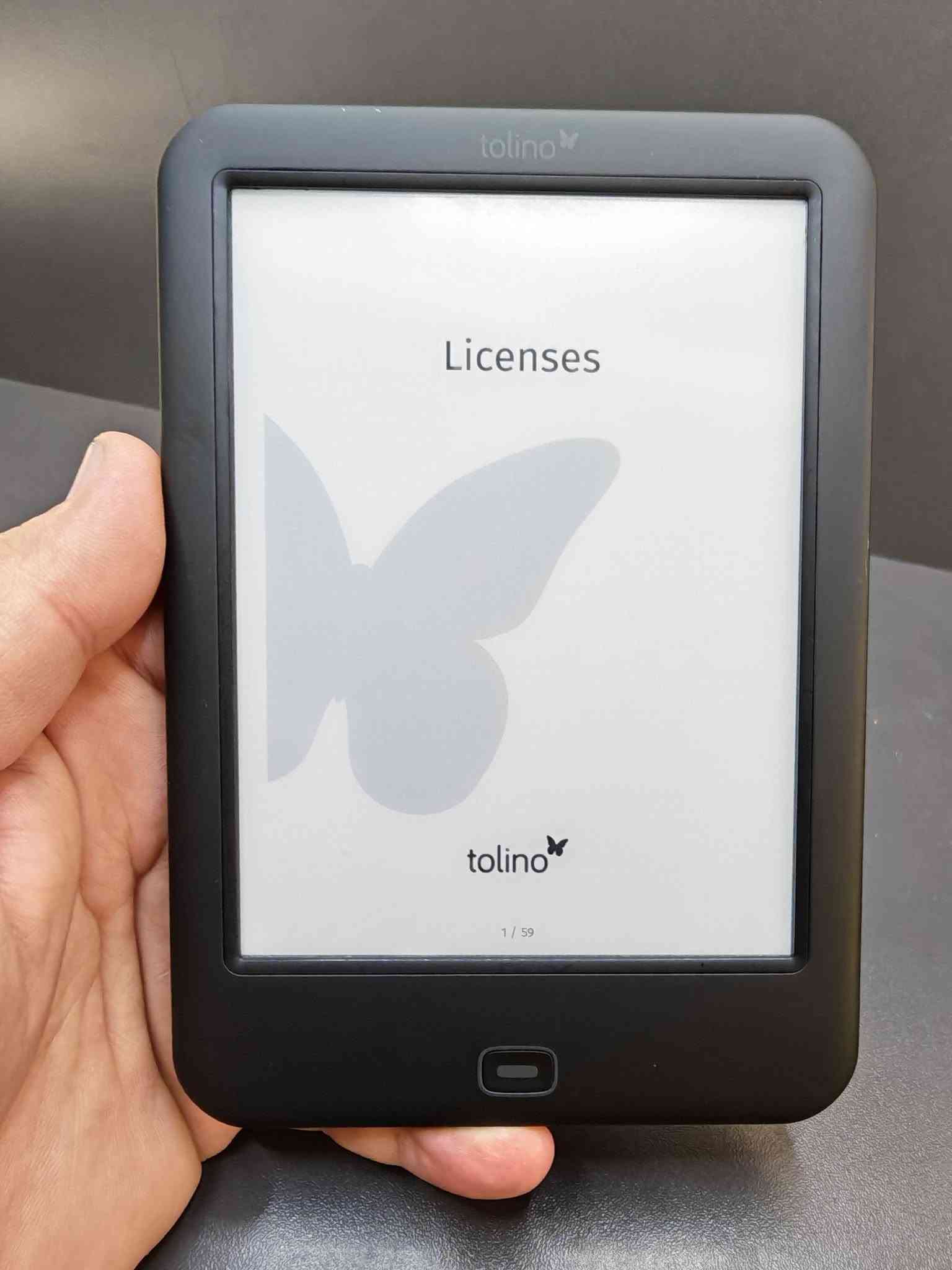 متوفر قارئ كتب إلكترونية ماركة Tolino Shine 2 HD
يوجد توصيل لكافة المحافظات *********** 
الوصف:
جهاز قراءة إلكتروني مميز وعملي جداً لعشاق القراءة والكتب. يعمل بتقنية الحبر الإلكتروني (E-Ink) المريحة جداً للعين، وكأنك تقرأ من ورقة الحقيقية بدون إجهاد للعين أثناء القراءة الطويلة.
المواصفات والإمكانيات:
 * الشاشة: شاشة 6 إنش عالية الدقة (300 ppi) وواضحة جداً.
 * الإضاءة: يحتوي على إضاءة داخلية متدرجة للقراءة في الظلام بكل أريحية.
 * البطارية: شحنة واحدة تكفي لعدة أسابيع من الاستخدام.
 * دعم اللغة العربية: يدعم قراءة كتب الـ PDF والكتب الإلكترونية باللغة العربية.
#قارئ_كتب_الكترونية
