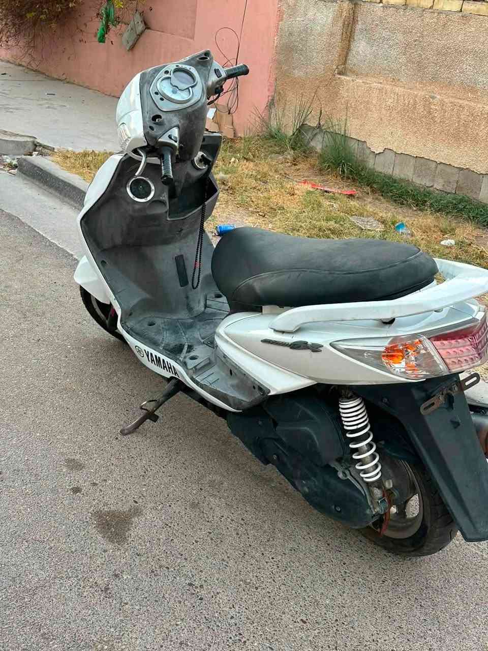 سكنس فحل نوزل خطين الدراجه مكينه مكفوله وناعمه شلعه ومعدل تخبل خرسه كفرات مختمه كلها بلاديه ونضيفه وجديده كلش تجي تفحص وتشوف مكاني المنصور السعر 700 الف وبيها مجال انشاءالله 
***********
