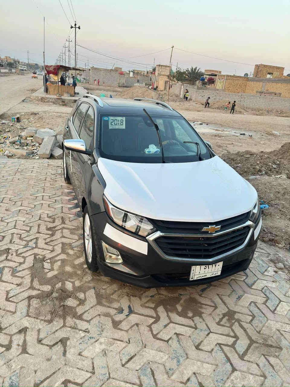 130وبيها مجال بيع او مراوس
اكوينوكس 2018 ذي قار حره ماشيه 100km 
 تبديل ((بنيد فقط))  مكينه 1500تيربو 
 برميرر الفولل بنورامات اربع كامرات رادارات ويل 19 جلد كراسي كهرباء تدفئه تبريد ذاكرة خزن كرسي السائق وهواي
 مواصفات بعد البرمير تختلف
‎ذي قار /الشطره
***********
