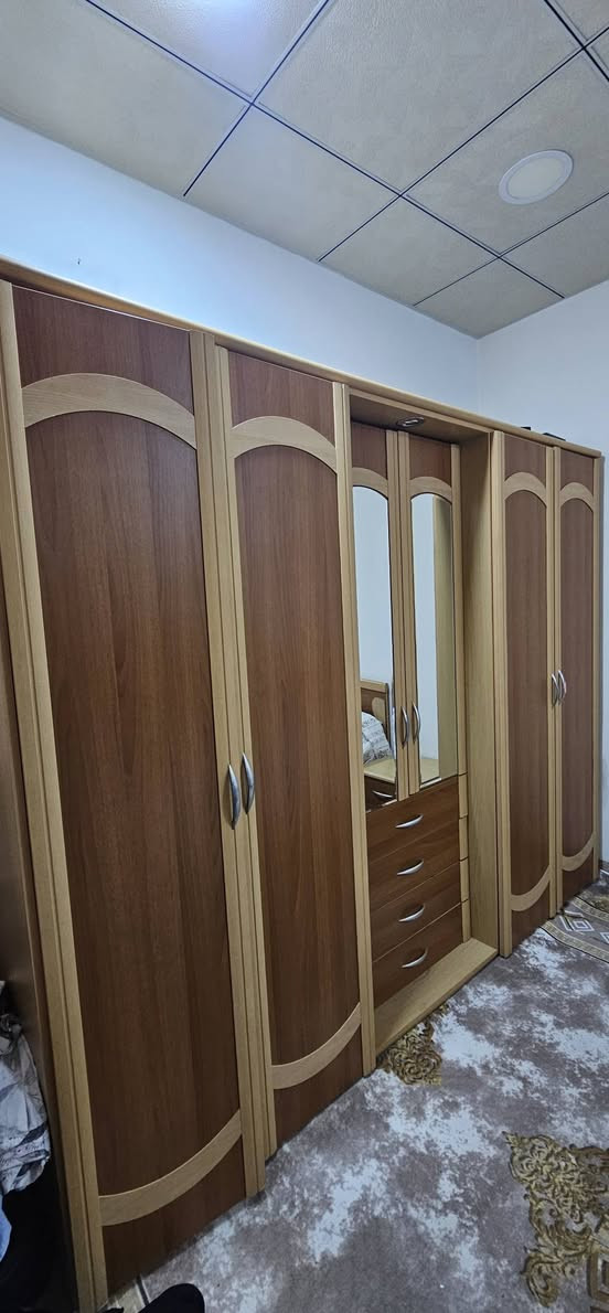 غرفة نوم للبيع  للاستفسار
***********
