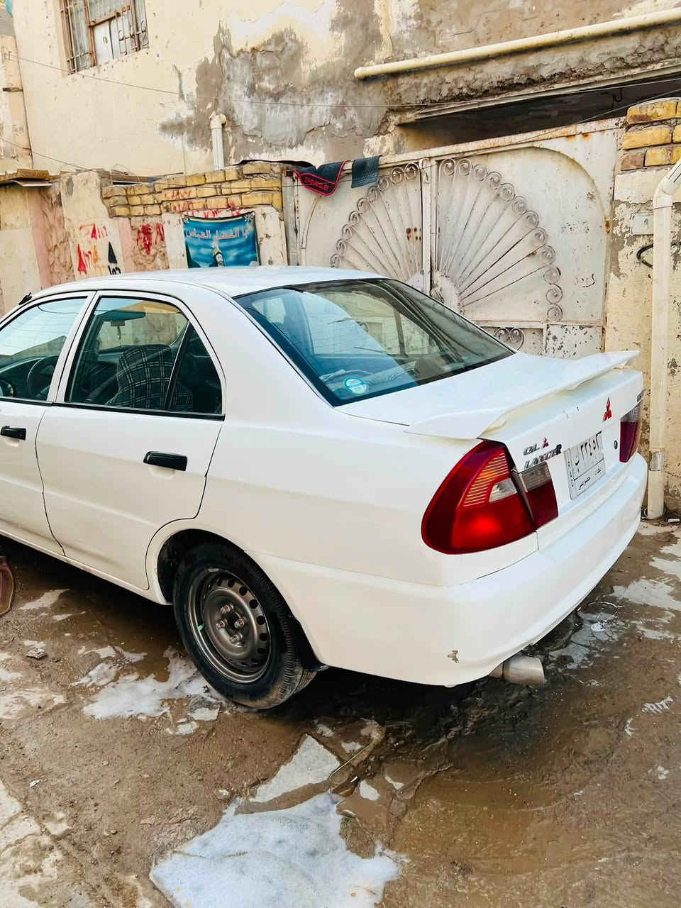 السلام عليكم لانسر 2001 مكينه 1600 لاتبخير ولاتنقيص تبريد ثلج تدفئه شغاله مصبوغه حزام جماليه رقم بغداد مداور ثاني يوم مكانها ديوانيه سعرها 47 وبيها مجال للشراي ***********
