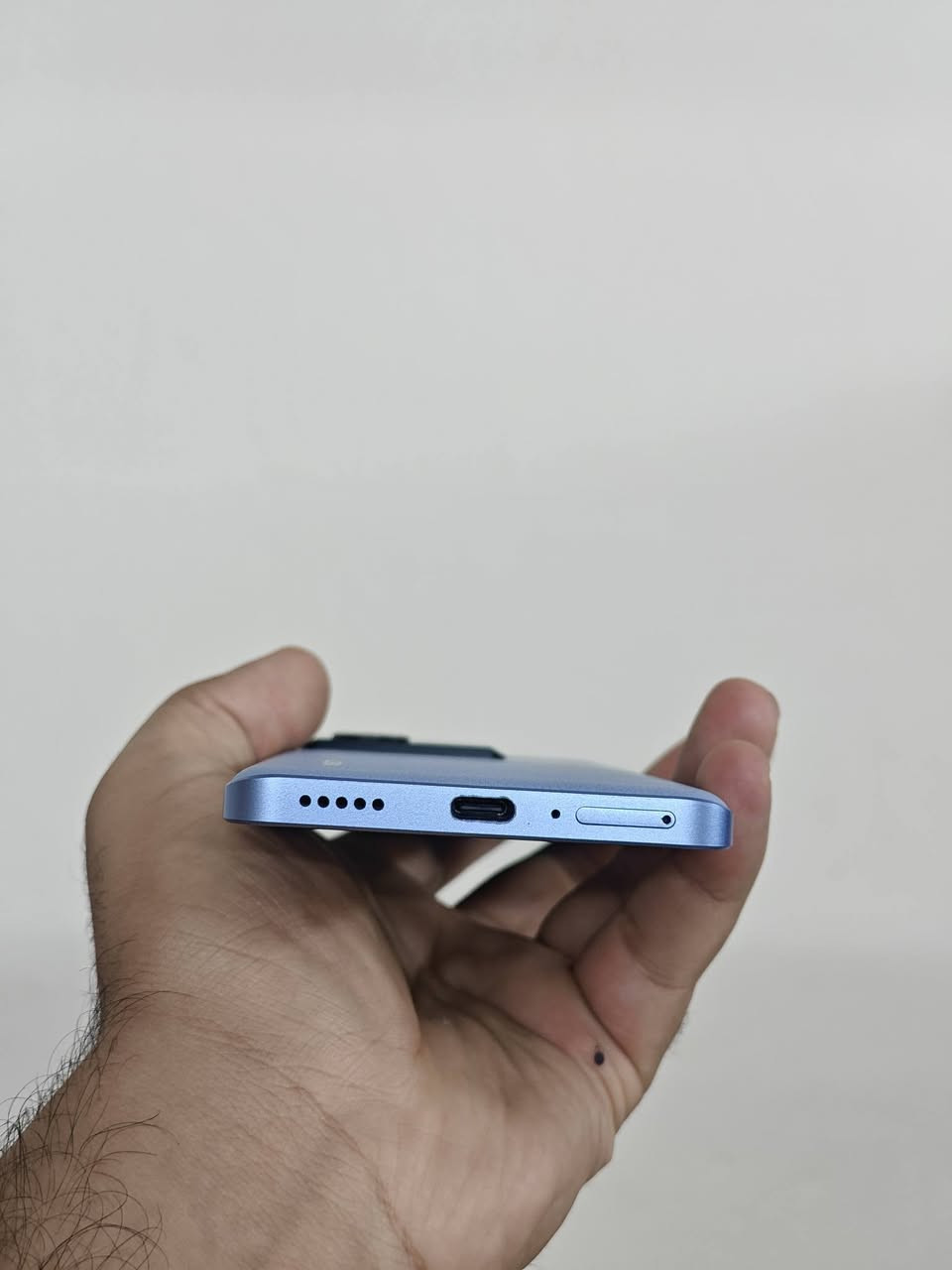 السلام عليكم شاومي 13t برو ذاكرة 256gb رام12 
يجي بمعالج قوي +MediaTek Dimensity 9200 يدعم الألعاب الثقيلة ببجي 120 فريم شاشة AMOLED حجم 6.67 بتردد 144Hz كاميرات خلفية بدقة 50 ميجابكسل Leica وتصور فيديو 8K بطارية 5000 مللي أمبير شحن 120W يشحن بالكامل خلال 19 دقيقة تقريبا مقاوم للماء والغبار IP68  
الجهاز مكفول و نظافته مثل ما امبين بالصور 
السعر 380 الف 
المكان بعقوبة 
*********** خاص او واتساب 
‏
