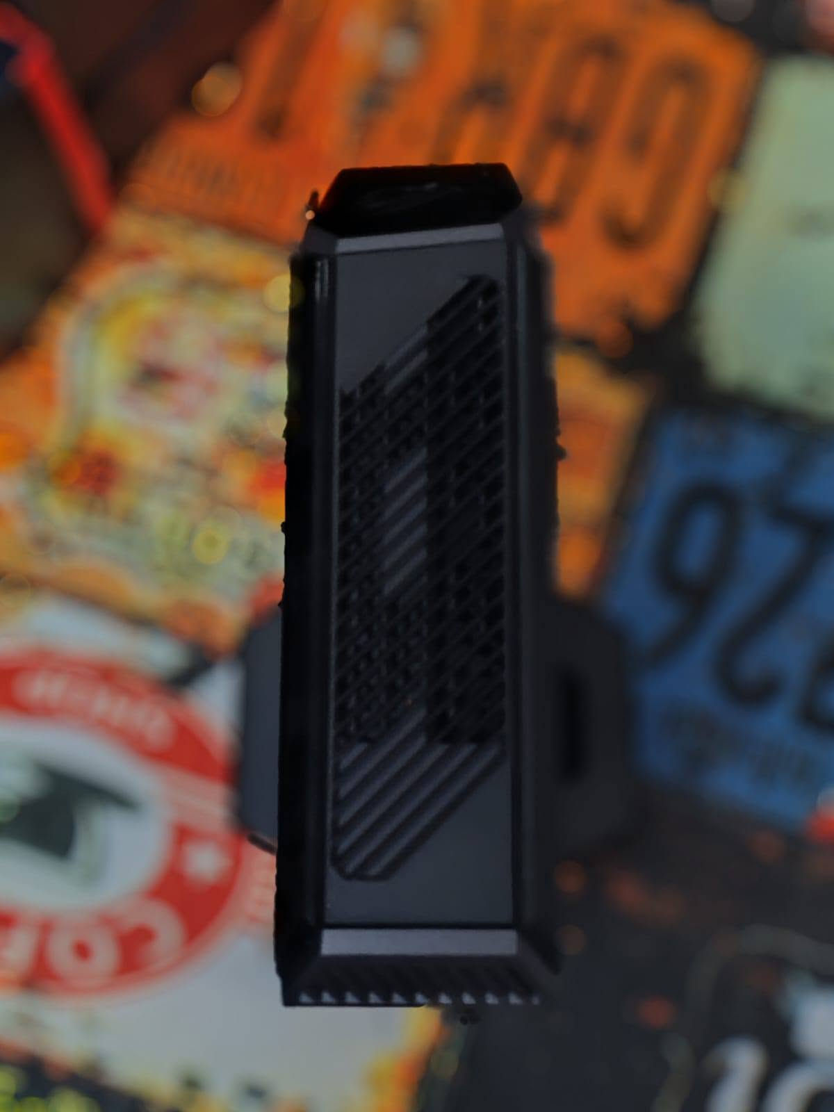 السلام عليكم من رخصه الادمن المحترم يتوفر مني كيمنك للبيع نوع ASUS NUC مستورد خاص  غير مستخدم لا يوجد في السوق العراقي مواصفاته مرفقه بصور الجهاز بدون شاحنه والشاحنه متوفره بالسوق العراقي للتوصل ***********
