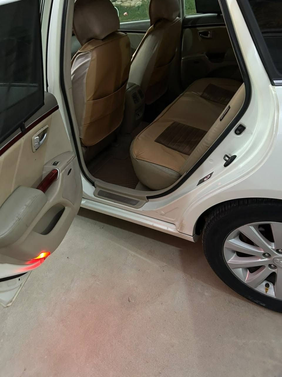 ازيره للبيع او مراوس موديل 2007
السياره بيها صبغ اربع قطع بدون داخل 
مكينه 3300  مرغوب 
رقم بغداد دولي جديد مداور ثاني يوم 
سياره حلوه ونضيفه من طول لطول جاهزه مجهزه ربع ما اذب عليها تبريد 
سياره فول مواصفات 
سعر 85 وبيها مجال 

مكان السياره بابل الحمزه 
الاستفسار (((***********)))
