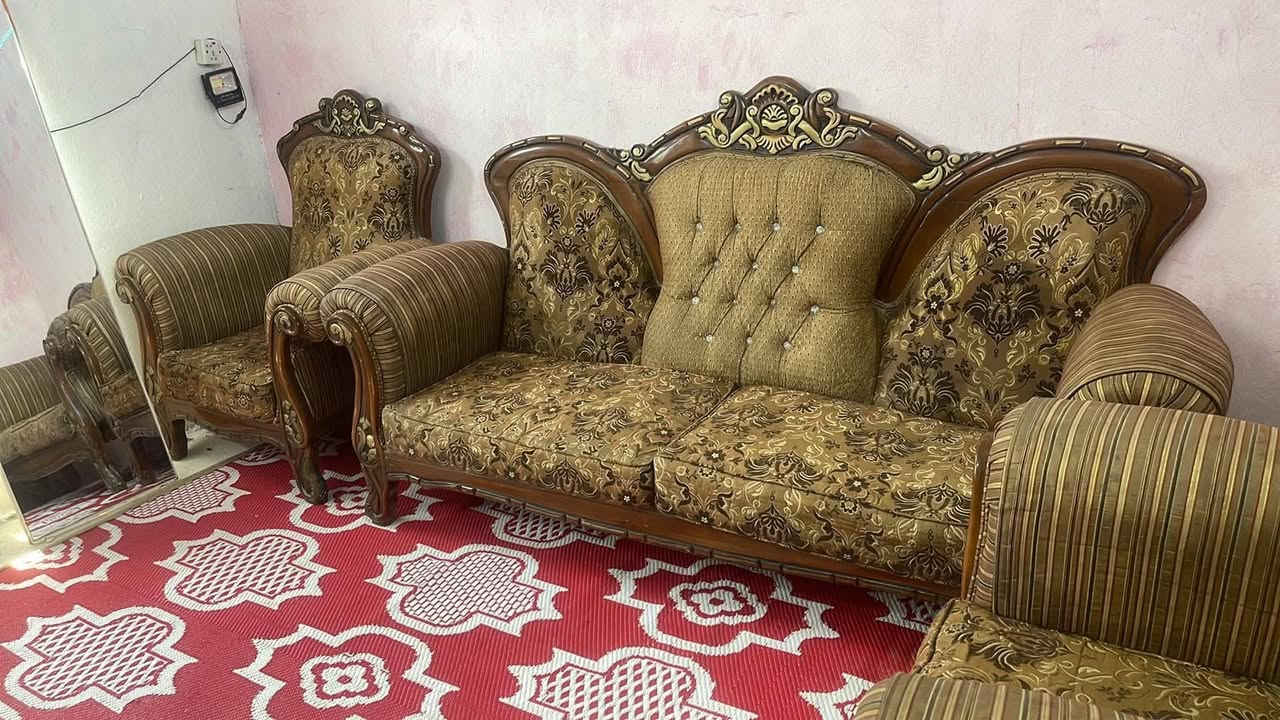 تخم ١٠ مقعد بدون ضرر السعر ٣٥٠ المكان المعالف 
***********  بي واتس
