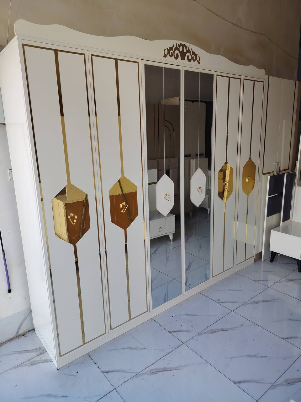 غرفة نوم البيع 5قطع 6ابواب
الاستفسار ***********
