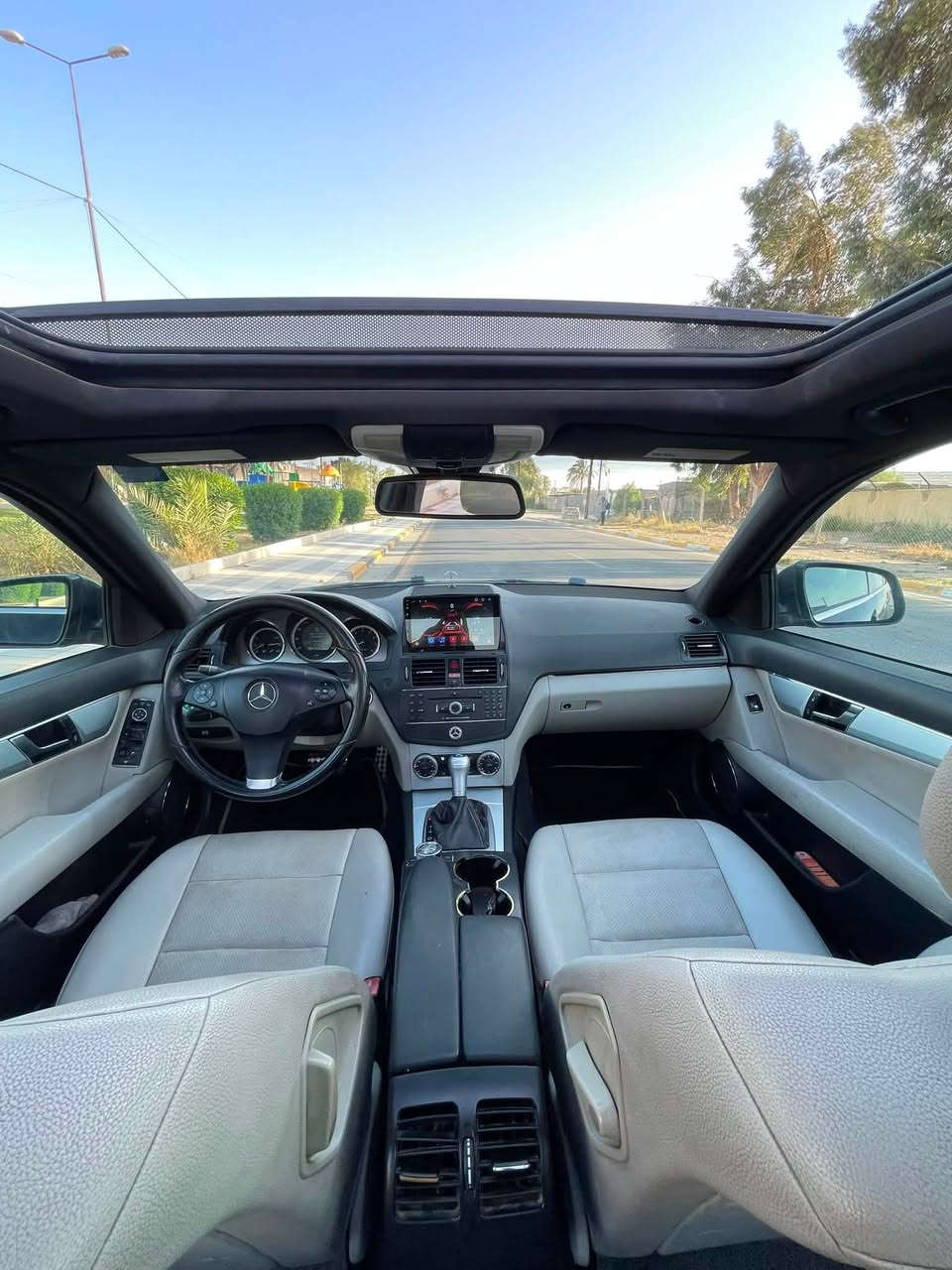 السلام عليكم .
للبيع 

 Amg. Mercedes-Benzc350 كت دعاميات 

محرك المرغوب عقل فوك تويل 

مضروبه نانو بولش درجه اوله 

موديل2009

تفاصيل👇🏼👇🏼

1_ بصمة⁩ تشغيل  

2_محرك 6 سلندر 

3_تبريد قطعتين  ⁦❄️⁩

4_كروز سرعة🔒 

5_مراية داخلية+جانبة عاكسة ⁦🔍

6_تحكم ستيرن كهرباء⁦⚔️

7_ شاشة   🖥⁩ بلوتوث يوتيوب

8_فتحة سقف 

9_مري شفط 

10_كشنات كهرباء+ خزن ذاكرة  ✨⁩

12_ انارة ترحيب💡 ⁩

13_شاشة اعطال💬

14_ بنورما

15_نقاط عمياء 

16_ سستم صوت harmen kardon+ دمام خلفي 

18_ويل17  ⚔️⁩ AMG

19_صدر امامي خلفي جديد ⁦🛠️

22_كشنات هيتر 

23_تدفئة 

24_+ كاميرا

25_تبريد خلفي 

26ثلاجه 

27تحكم ستيران

28_انظمة قيادة 2

30_ كشن اسود جلد 

31بك لايت لد

32كشن خلفي قلاب 

33لون ازرق بنفسجي 

34داخل اسود 

35لايت عدسه زنون علي ناصي 

36 صندوك كهرباء 

37 سبايدر رياضي 

…………………………….السياره رقم بغداد جديد 11هزه جديده 

تحويل ثاني 
السعر 118 ورقه 
مكان السياره بغداد كرخ 
حادث خفيف جاملغ ايسر امامي شطح قطعتين كلير 
للتصال***********
