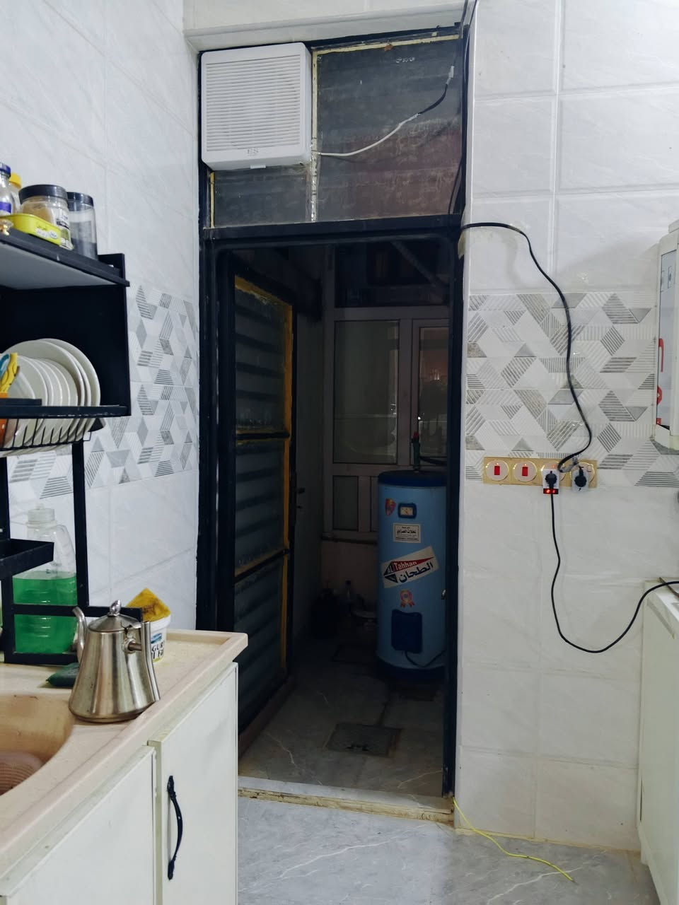 بسم الله 🤲 مشتمل للبيع 100 متر طابق واحد. يحتوي ع استقبال ومطبخ وصاله 🏡وغرفة نوم وصحيات داخليه و خارجيه وبيتونه .. طابو زراعي سند 25 العنوان دور 🏡الزراعه الثالثه مقابيل الجامع ..  🏡بناء حديث .. السعر 60 وبي مجال.. للاستفسار الاتصال ☎️*********** 🏫
