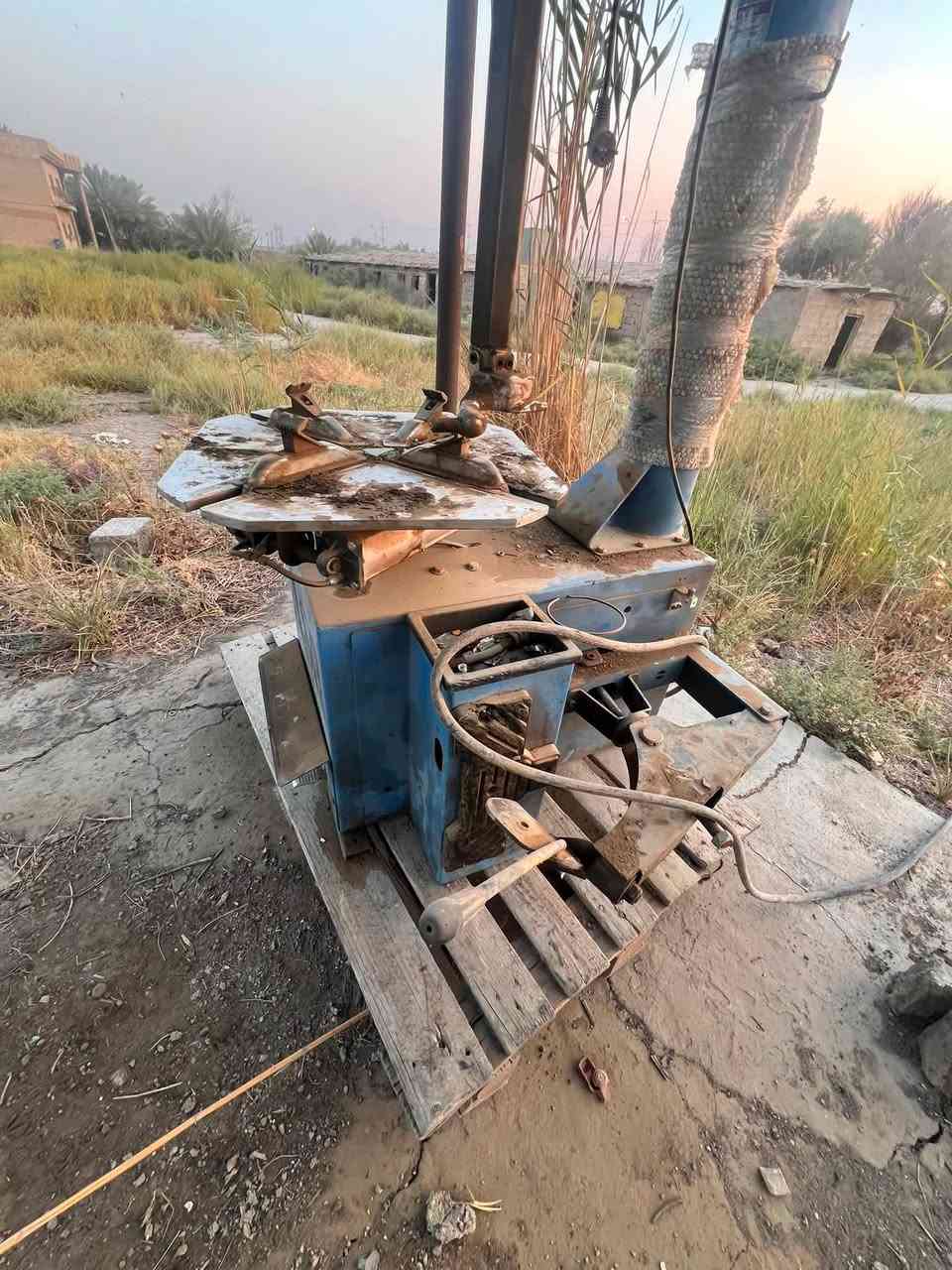 خالعه للبيع فقط اشتريتها ما استخدمتها ولا تاير والي فوقها دهن جديدة امانه الله السعر ٨٠٠ الف للتواصل ***********
العنوان/الشعلة/السلاميات
