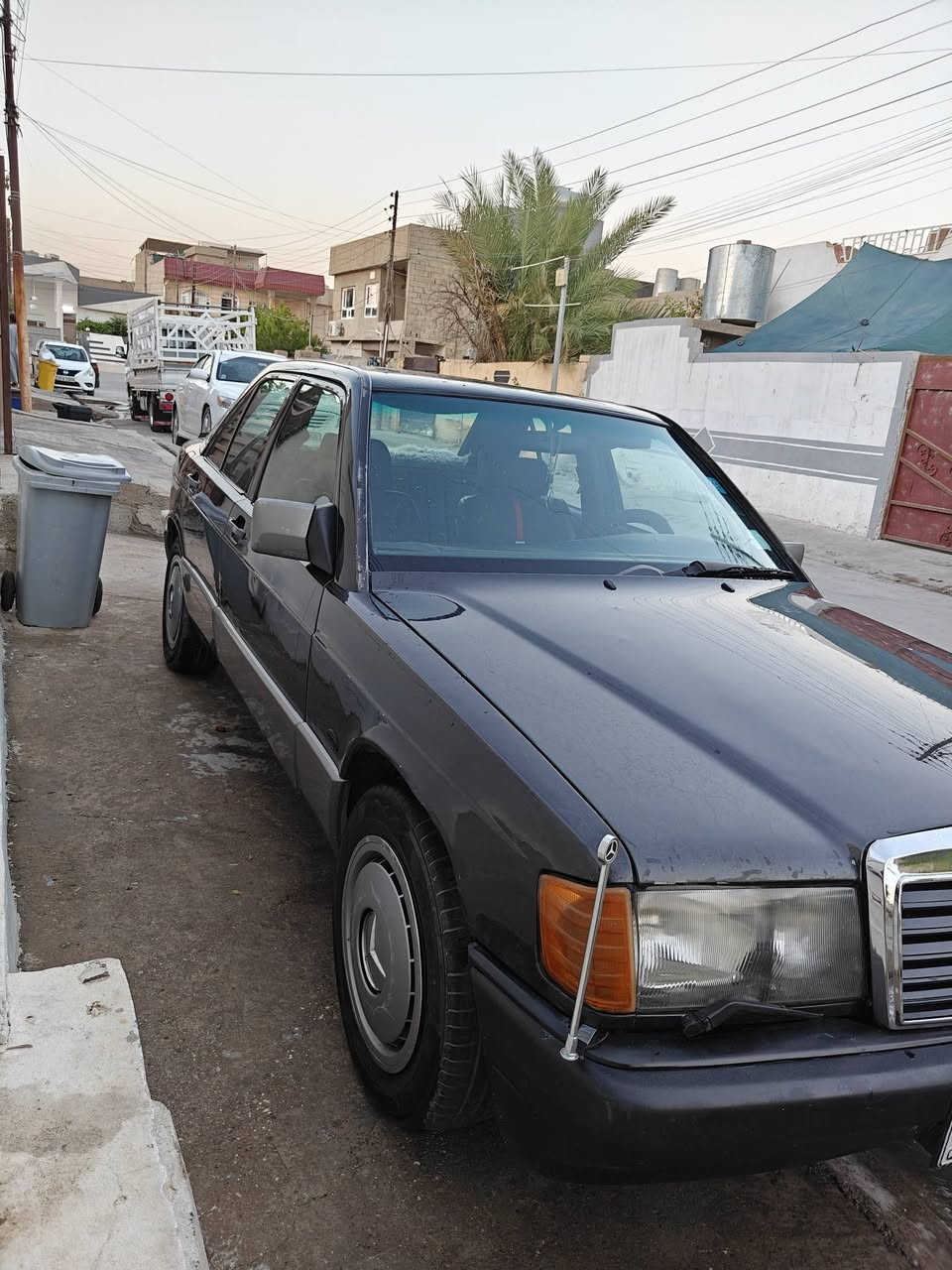 مارسيدس e190 طيارين رقم كركوك مشروع وطني سنويه وهزه لحد ٢٠٢٧ السياره باسمي تحويل ثاني يوم  محرك ونجي  ٦ دبلات سليمه بعدها ع بلاد  مصبوغه عام بيها ٤ اصابع معجون بالجامرلغ الخلفي بصف الايت فقط و شبر تعديل بارد بالجامرلغ الامامي بدون معجون السياره تقريبا كلين _ كير ومحرك شرط تبريد ثلج كهربائيات شغاله كامل السياره صافيه ما متعوبه سعر ٥٣ ورقه  متواجده بكركوك ***********
