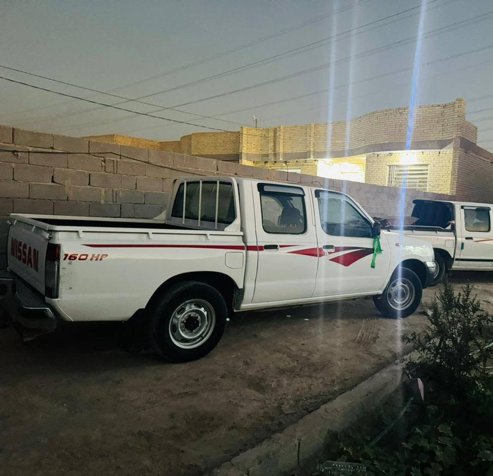 السلام عليكم نيسان شبوط موديل 7رقم قادسيه مشروع وطني سنويه 2031السياره مكفولة من الضربه ول تبديل شواصي تكم كله مكفوله قماره موس مكينه كير خير من الله حداديه تخم تاير كله عل شرط المكان النجف رقم الهاتف ***********

